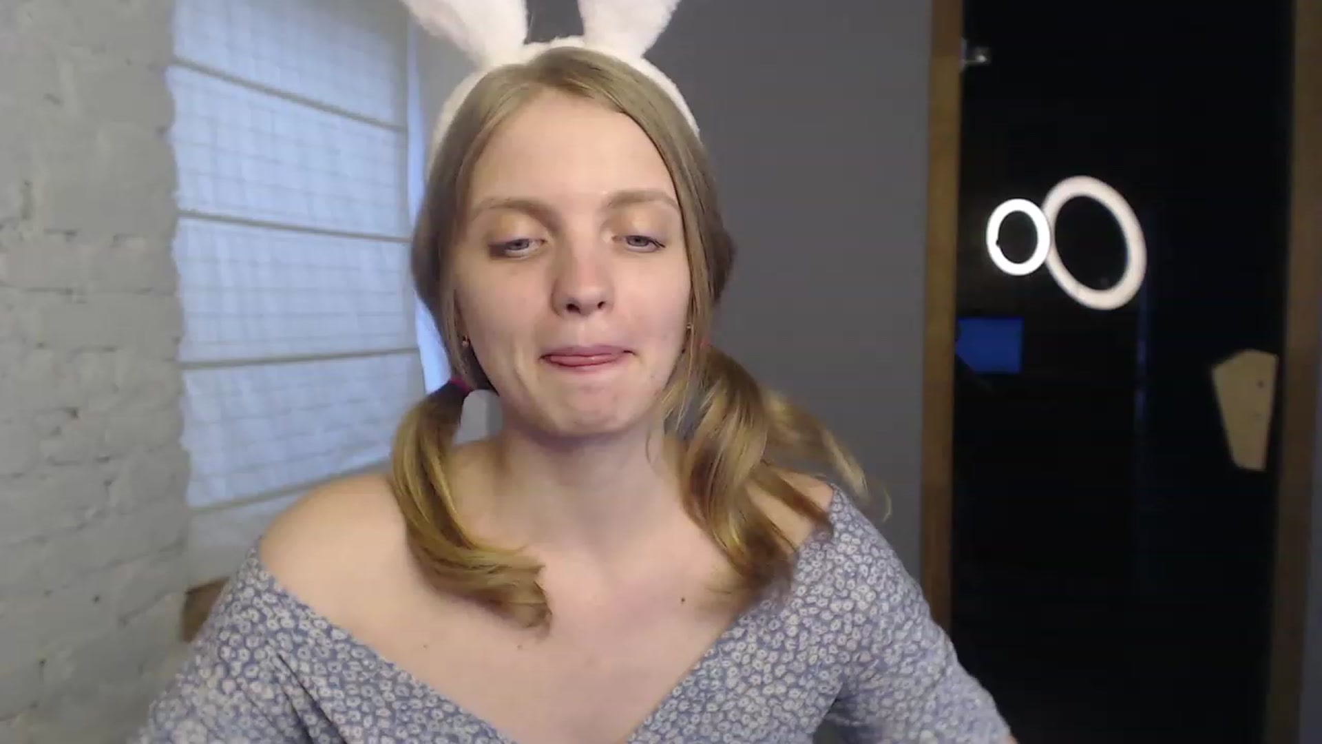 Gallery image thumbnail from OliviaWhites's myfreecams stream on, 07/07/2023, 10:40 image 1 of 20