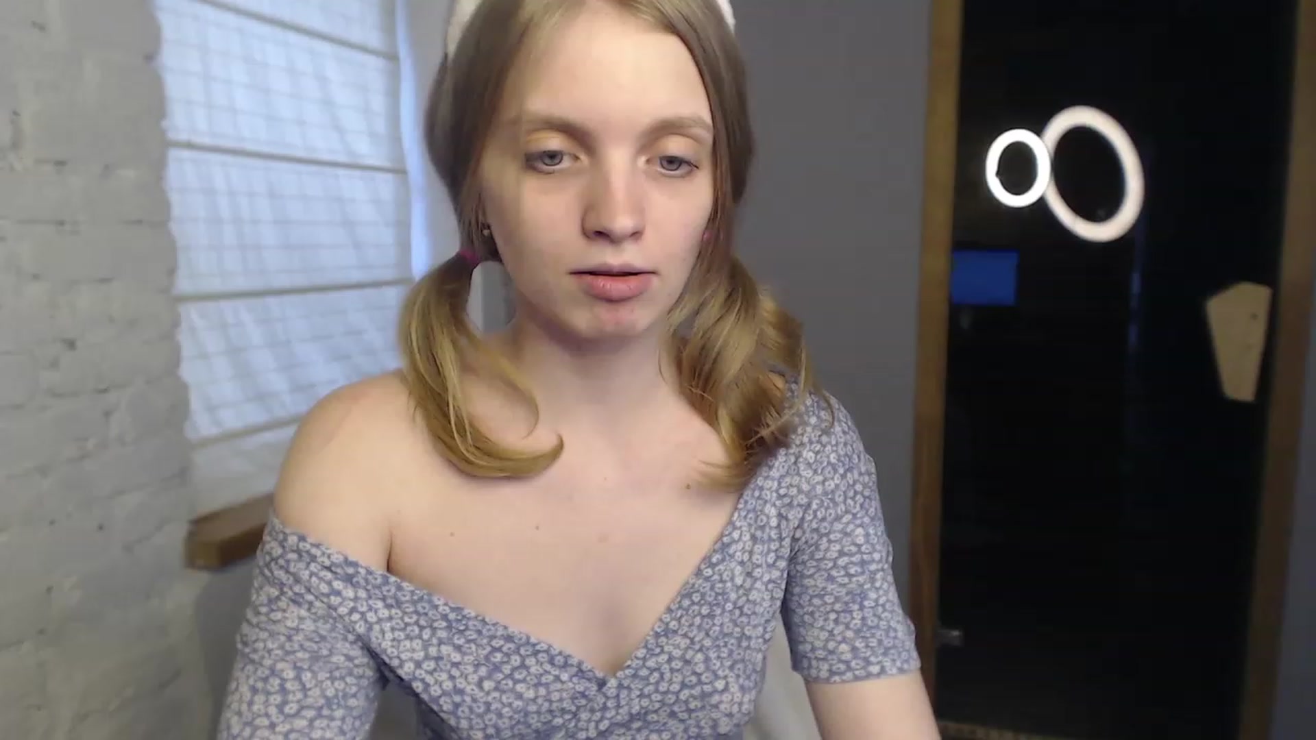 Gallery image thumbnail from OliviaWhites's myfreecams stream on, 07/07/2023, 10:40 image 19 of 20