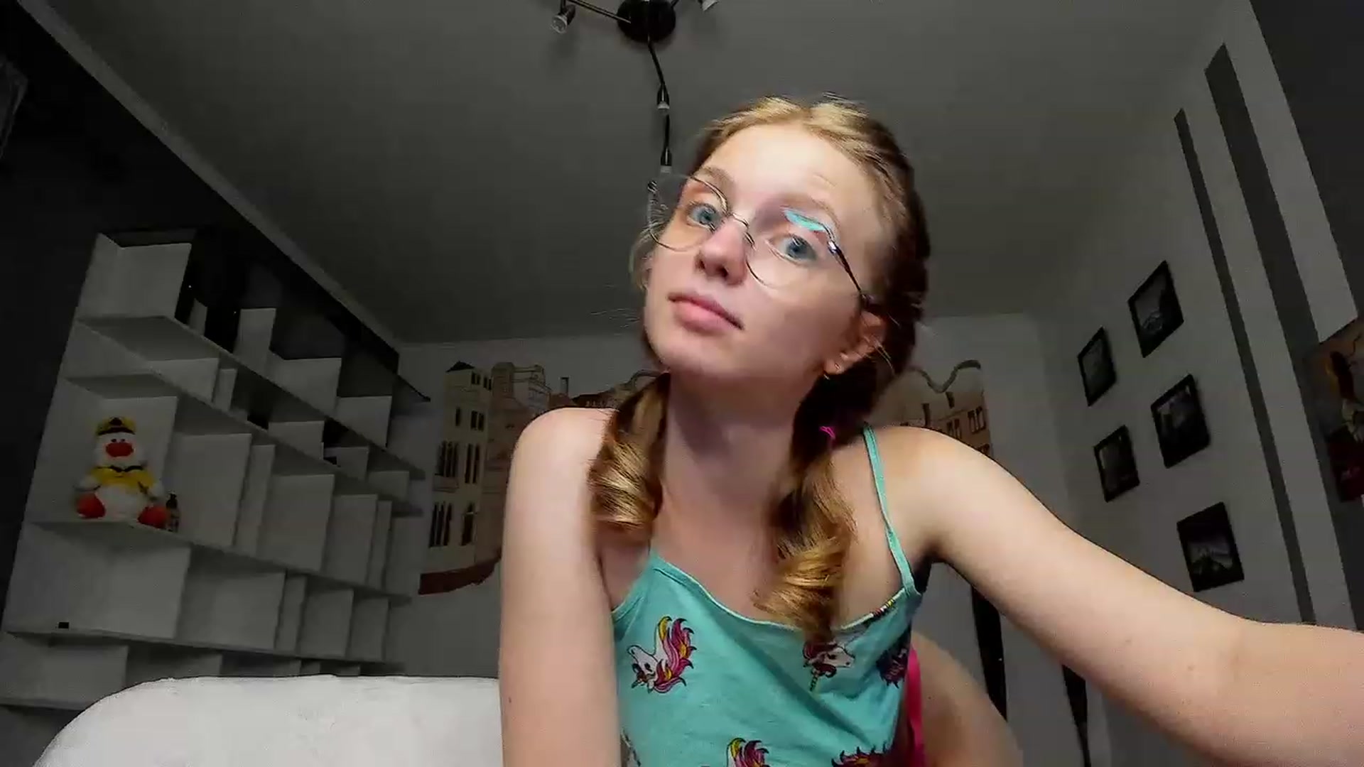 Gallery image thumbnail from OliviaWhites's myfreecams stream on, 07/09/2023, 08:49 image 5 of 20