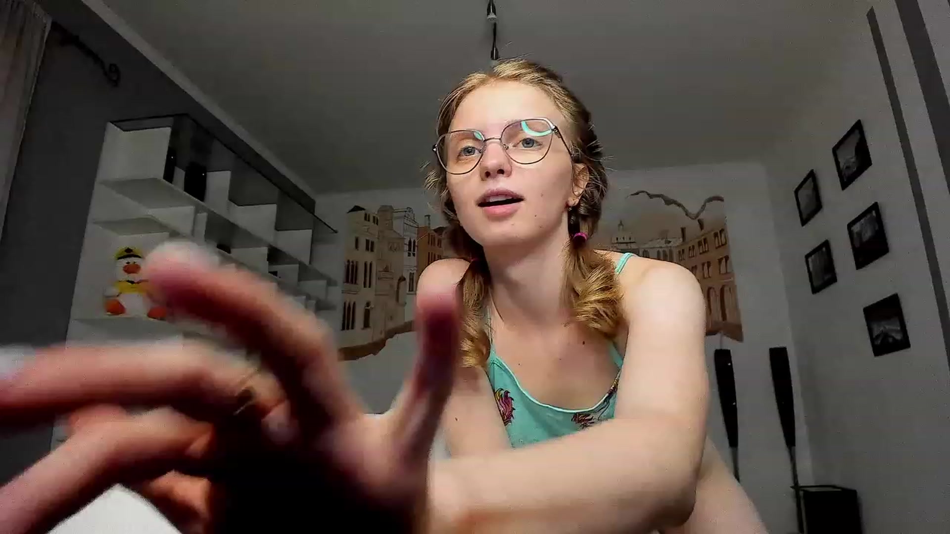 Gallery image thumbnail from OliviaWhites's myfreecams stream on, 07/09/2023, 08:49 image 18 of 20