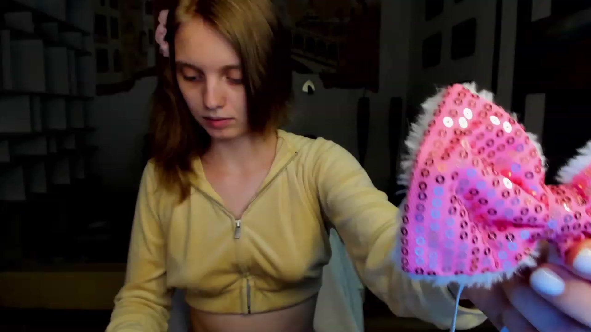 Gallery image thumbnail from OliviaWhites's myfreecams stream on, 07/12/2023, 09:51 image 6 of 20