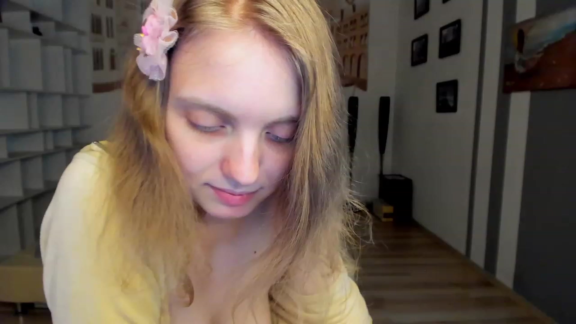 Gallery image thumbnail from OliviaWhites's myfreecams stream on, 07/12/2023, 09:51 image 4 of 20