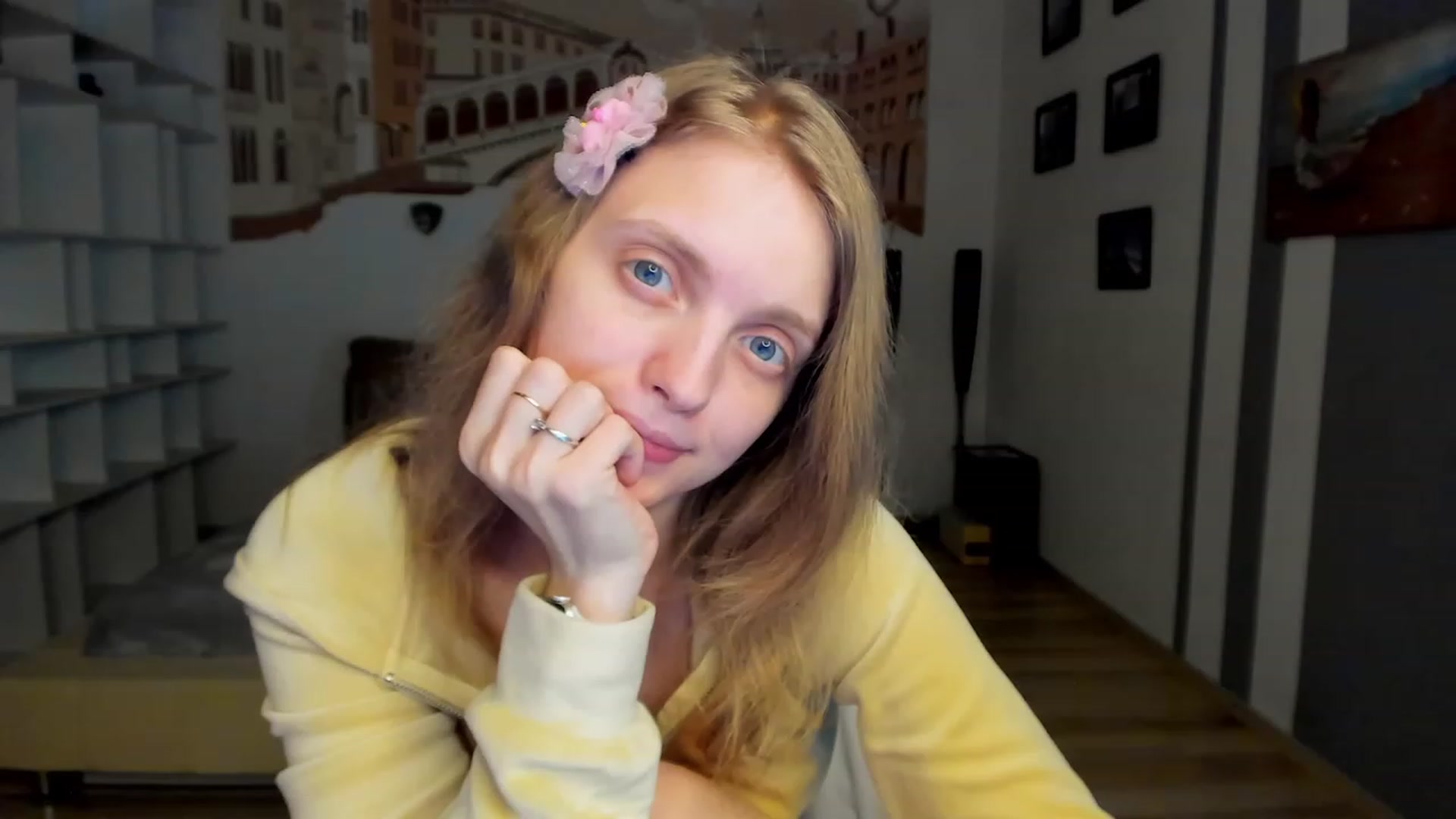 Gallery image thumbnail from OliviaWhites's myfreecams stream on, 07/12/2023, 09:51 image 1 of 20