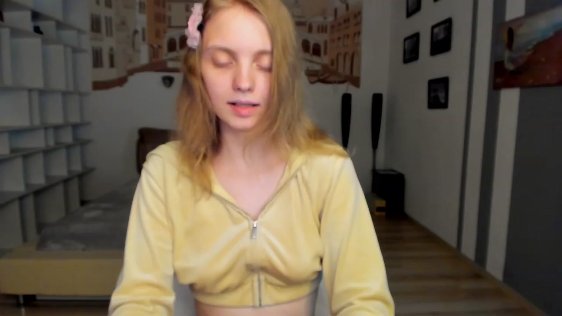 Gallery image thumbnail from OliviaWhites's myfreecams stream on, 07/12/2023, 09:51 image 7 of 20