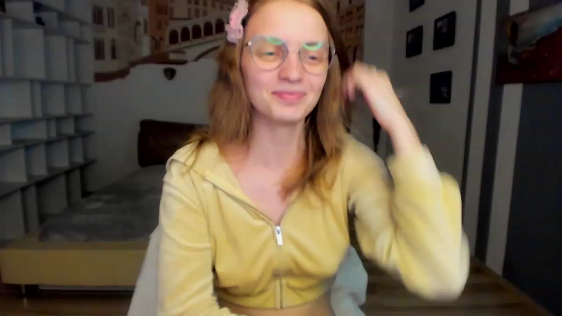 Gallery image thumbnail from OliviaWhites's myfreecams stream on, 07/12/2023, 10:29 image 6 of 20