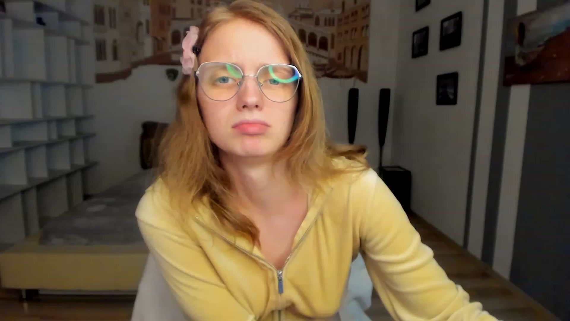 Gallery image thumbnail from OliviaWhites's myfreecams stream on, 07/12/2023, 10:29 image 3 of 20
