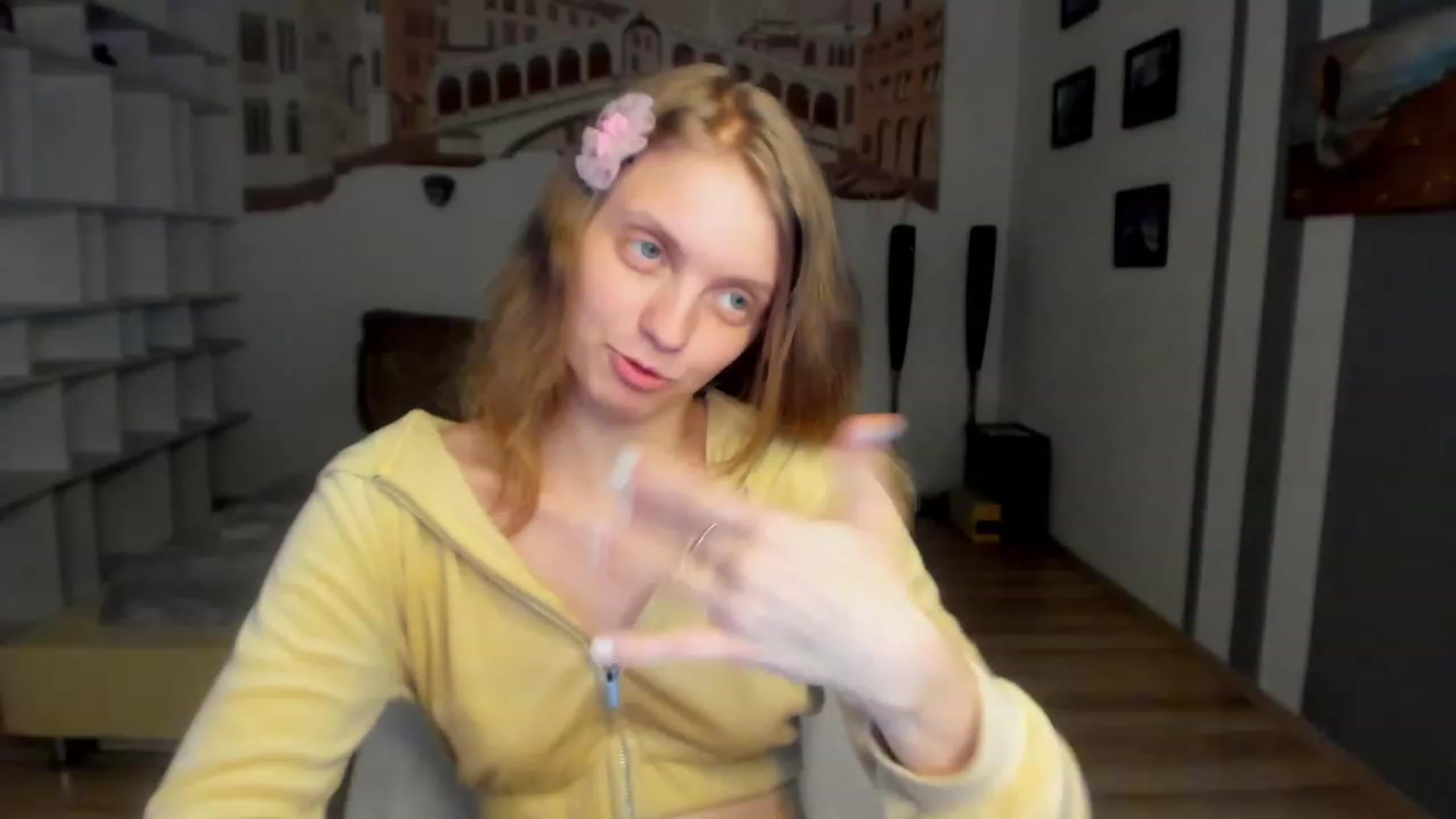 Gallery image thumbnail from OliviaWhites's myfreecams stream on, 07/12/2023, 10:29 image 16 of 20
