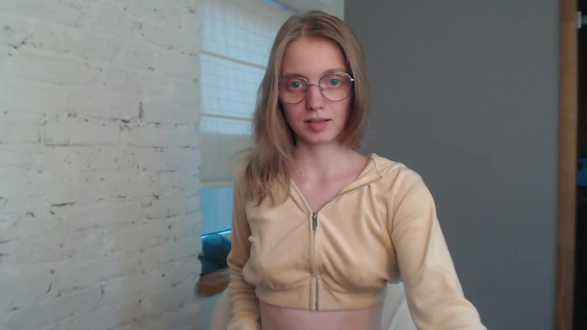 Gallery image thumbnail from OliviaWhites's myfreecams stream on, 07/13/2023, 08:58 image 13 of 20