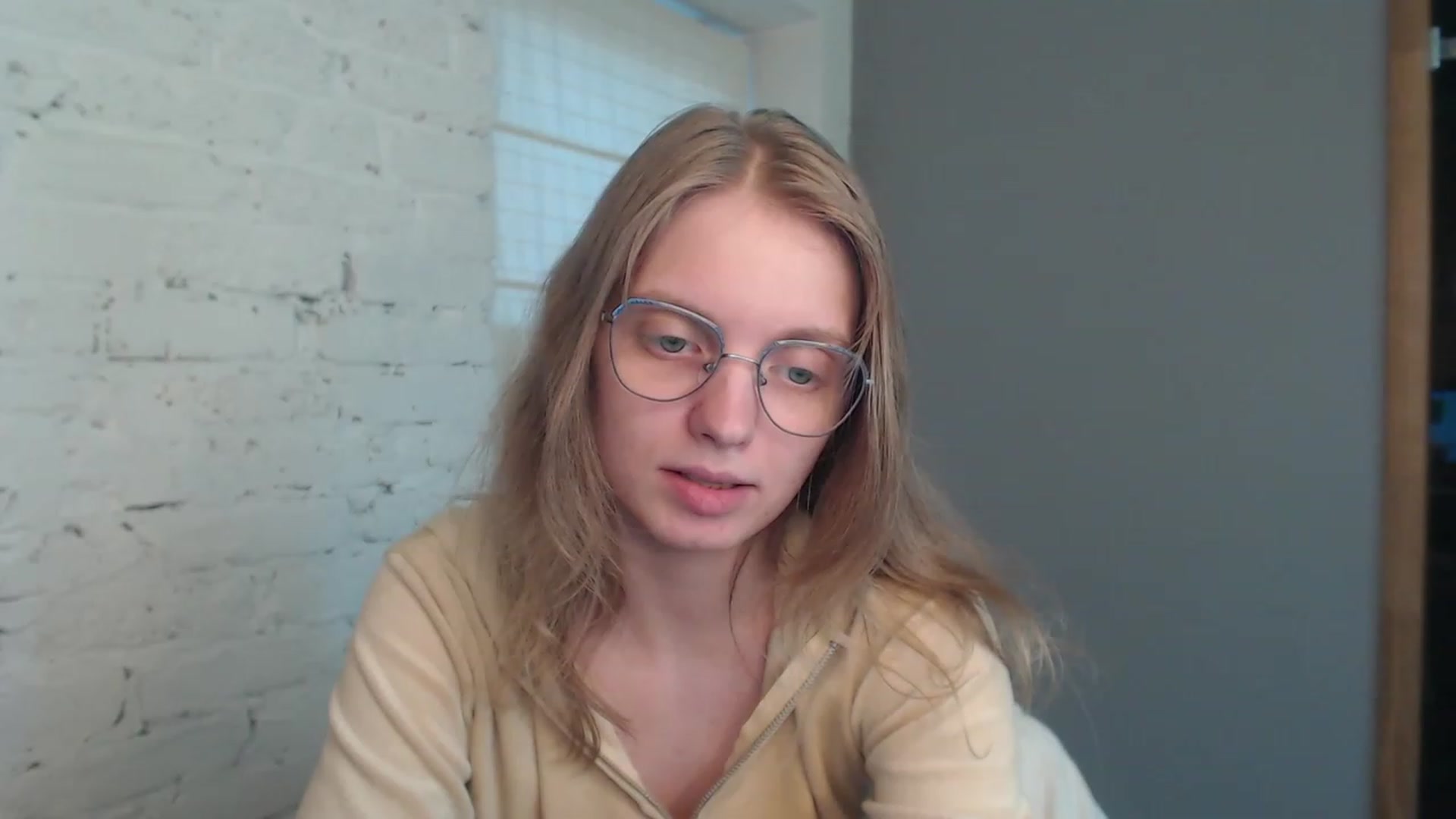 Gallery image thumbnail from OliviaWhites's myfreecams stream on, 07/13/2023, 08:58 image 10 of 20