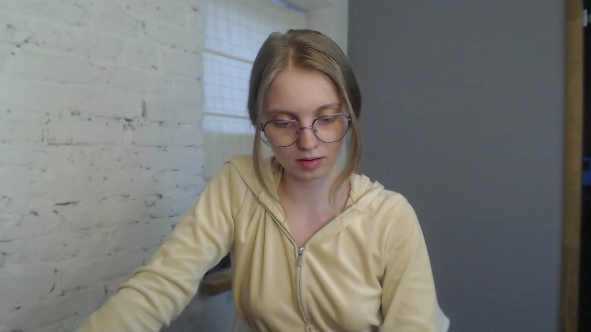 Gallery image thumbnail from OliviaWhites's myfreecams stream on, 07/13/2023, 08:58 image 19 of 20
