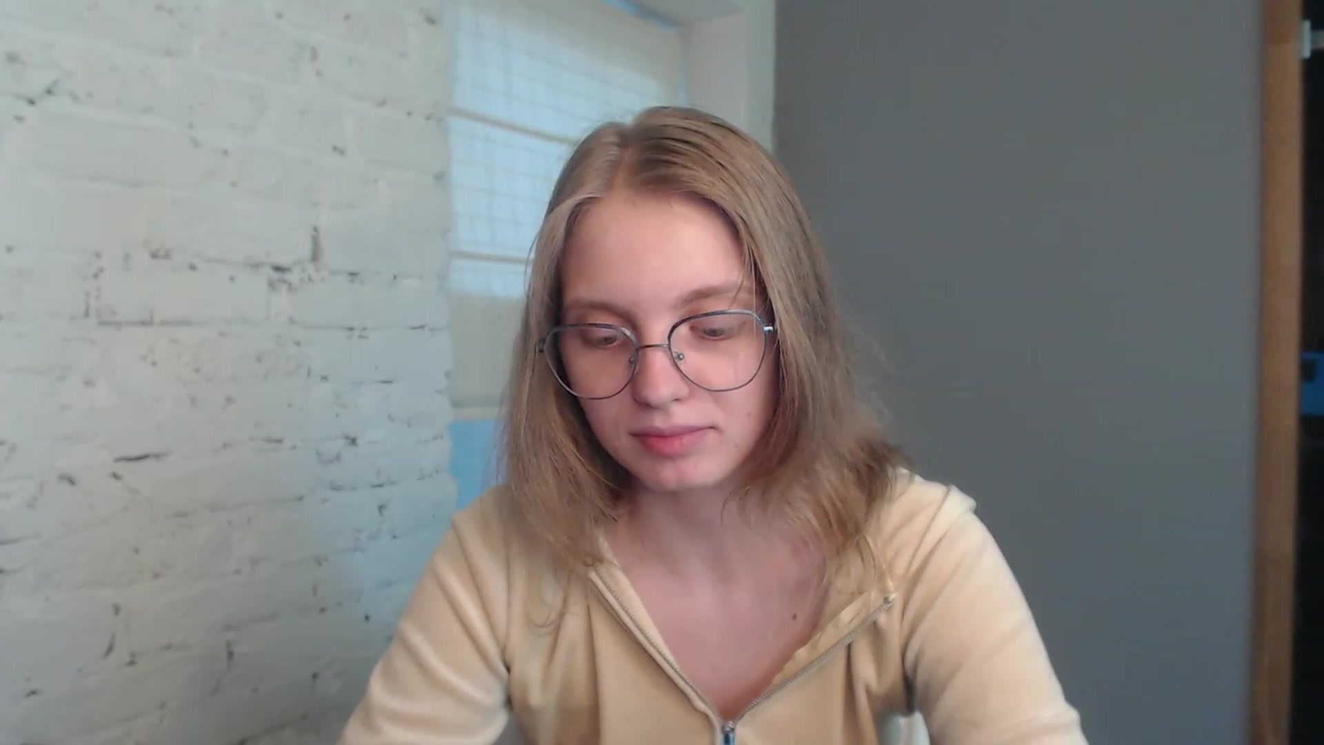 Gallery image thumbnail from OliviaWhites's myfreecams stream on, 07/13/2023, 08:58 image 5 of 20