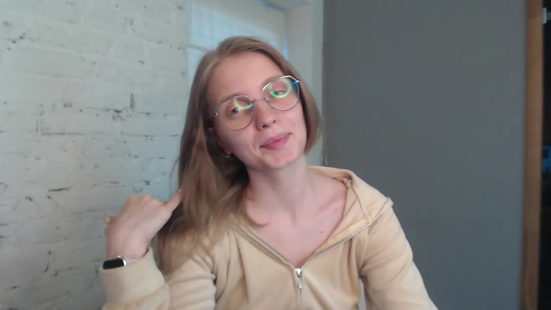 Gallery image thumbnail from OliviaWhites's myfreecams stream on, 07/13/2023, 08:58 image 3 of 20