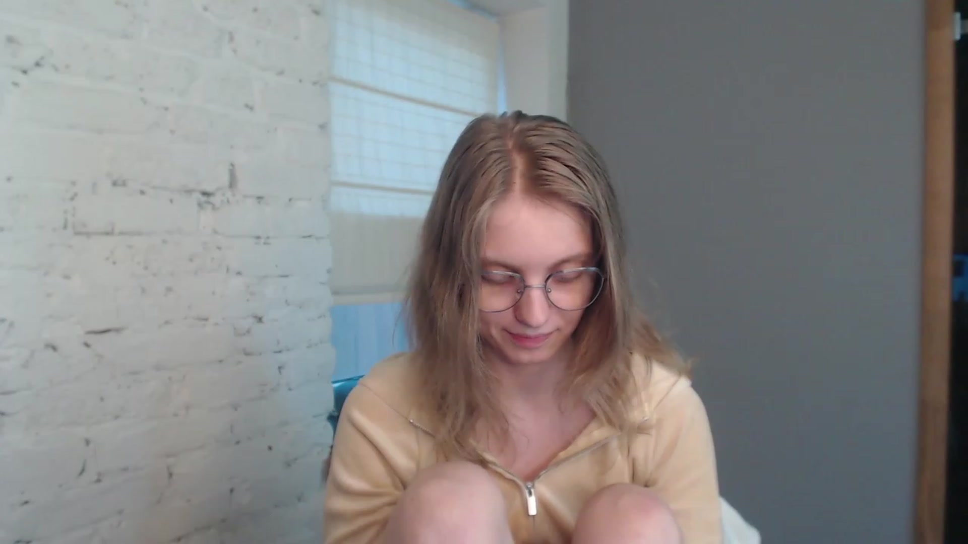 Gallery image thumbnail from OliviaWhites's myfreecams stream on, 07/13/2023, 08:58 image 1 of 20