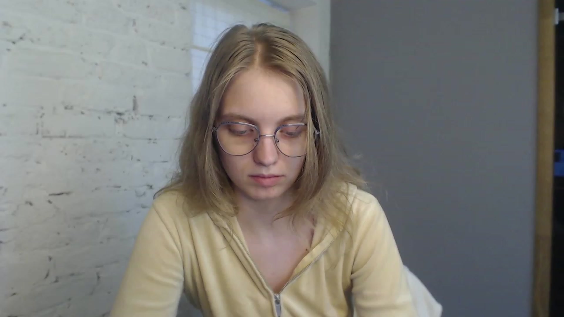 Gallery image thumbnail from OliviaWhites's myfreecams stream on, 07/13/2023, 08:58 image 15 of 20