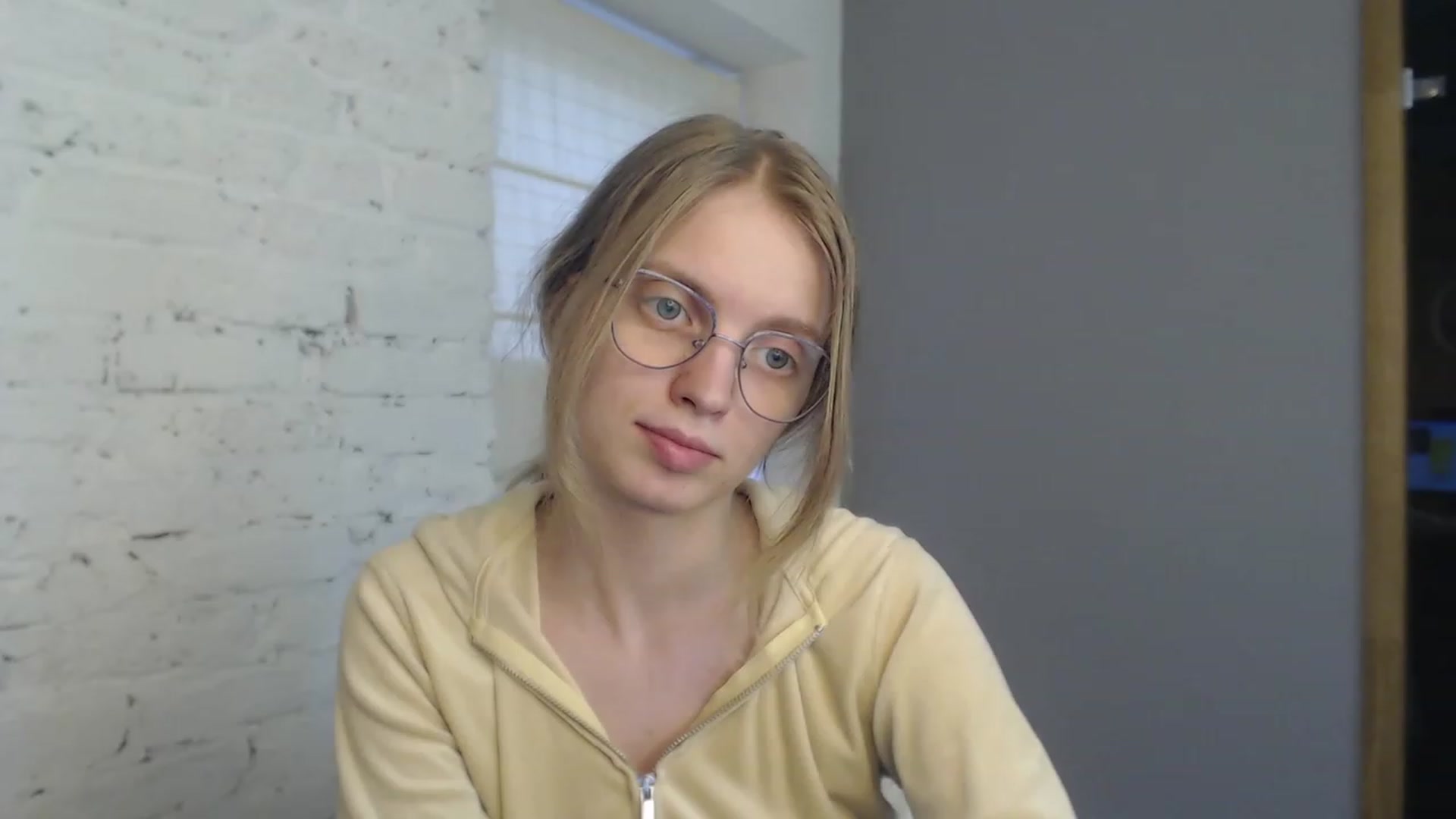 Gallery image thumbnail from OliviaWhites's myfreecams stream on, 07/13/2023, 10:45 image 3 of 20
