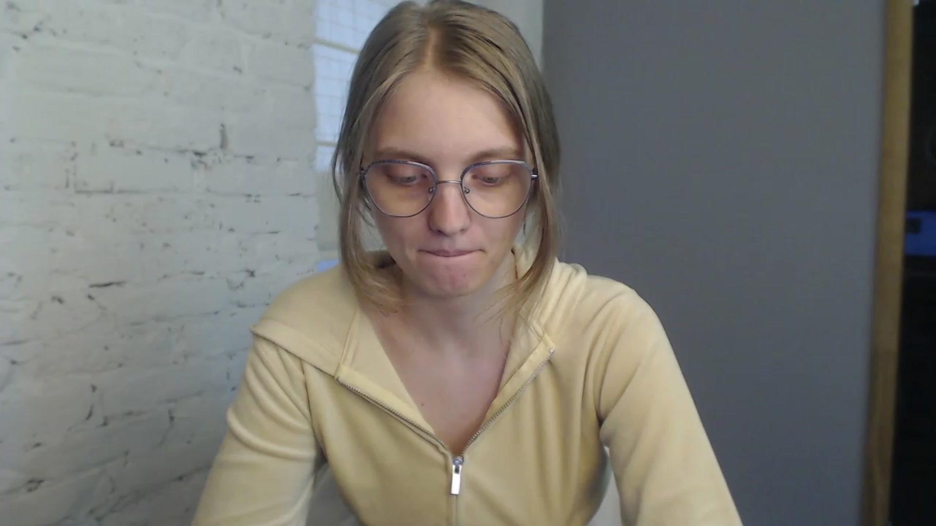 Gallery image thumbnail from OliviaWhites's myfreecams stream on, 07/13/2023, 10:45 image 14 of 20