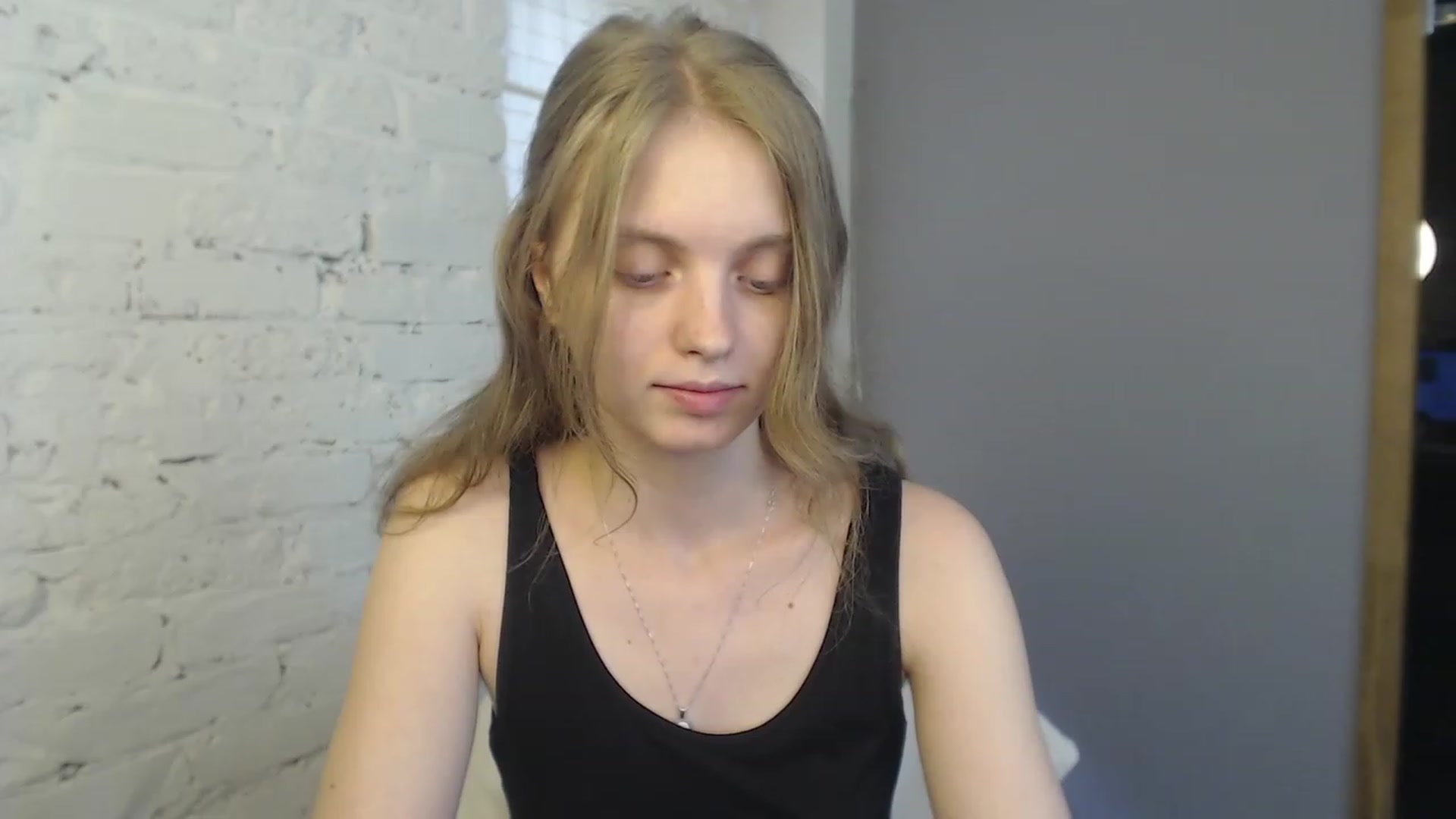 Gallery image thumbnail from OliviaWhites's myfreecams stream on, 07/14/2023, 10:51 image 16 of 20