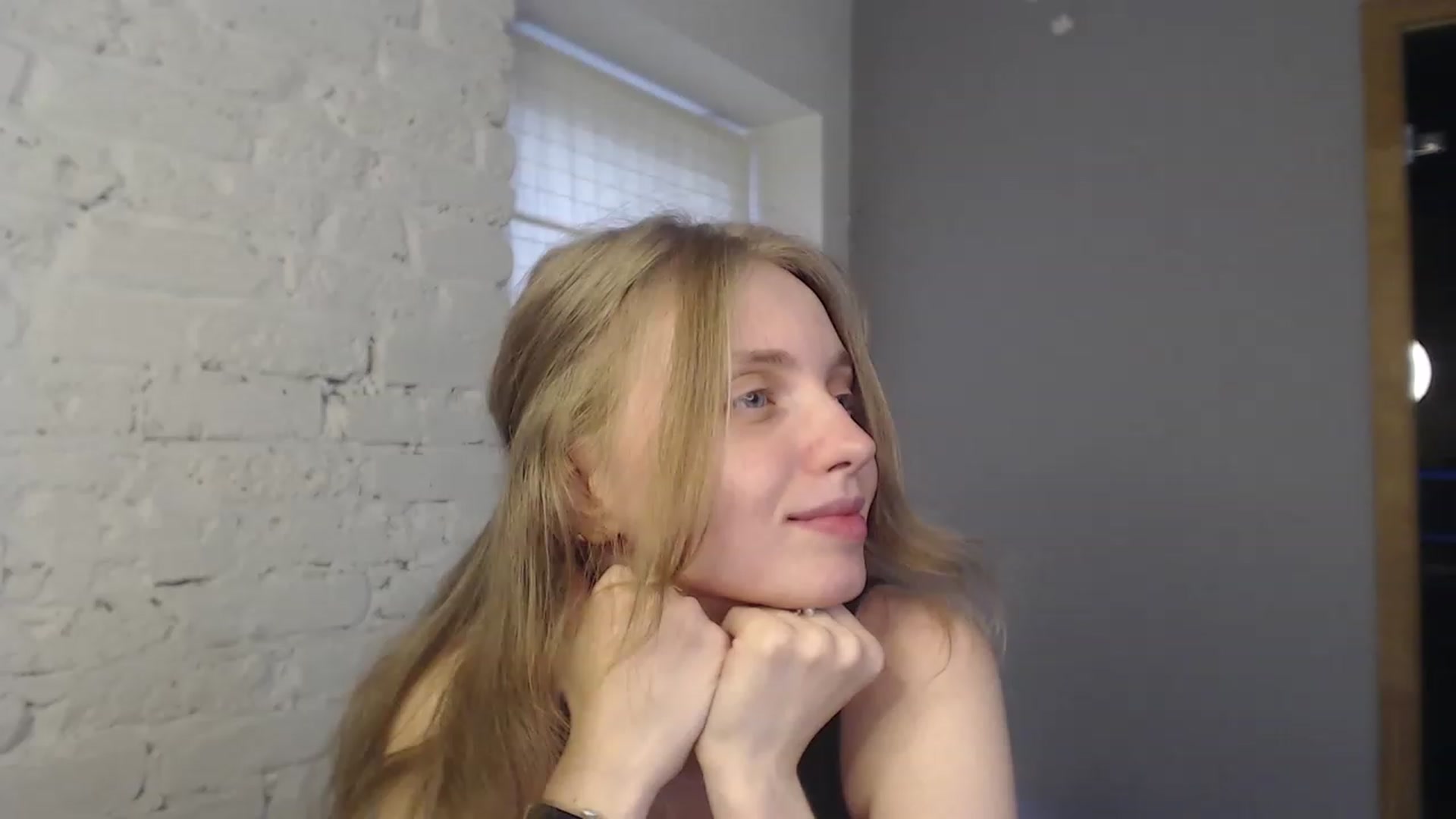 Gallery image thumbnail from OliviaWhites's myfreecams stream on, 07/14/2023, 10:51 image 19 of 20