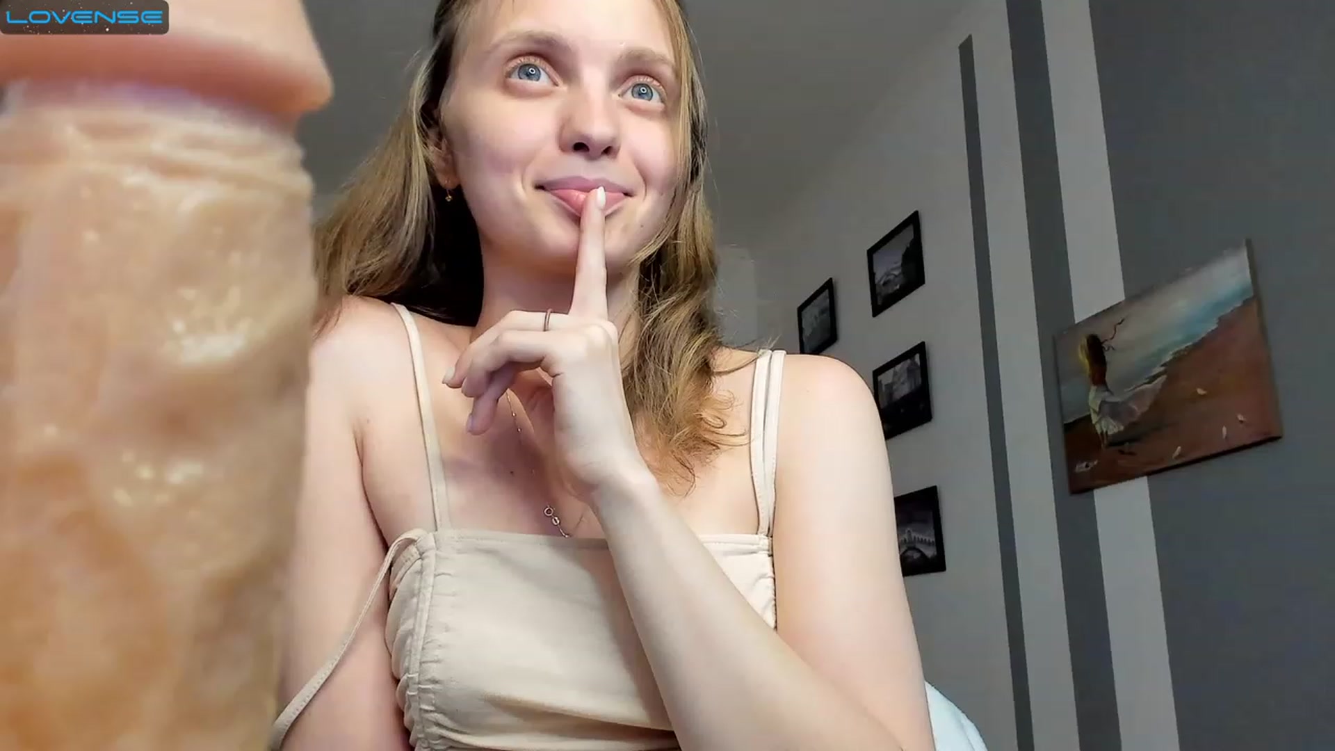 Gallery image thumbnail from OliviaWhites's myfreecams stream on, 07/15/2023, 10:46 image 11 of 20