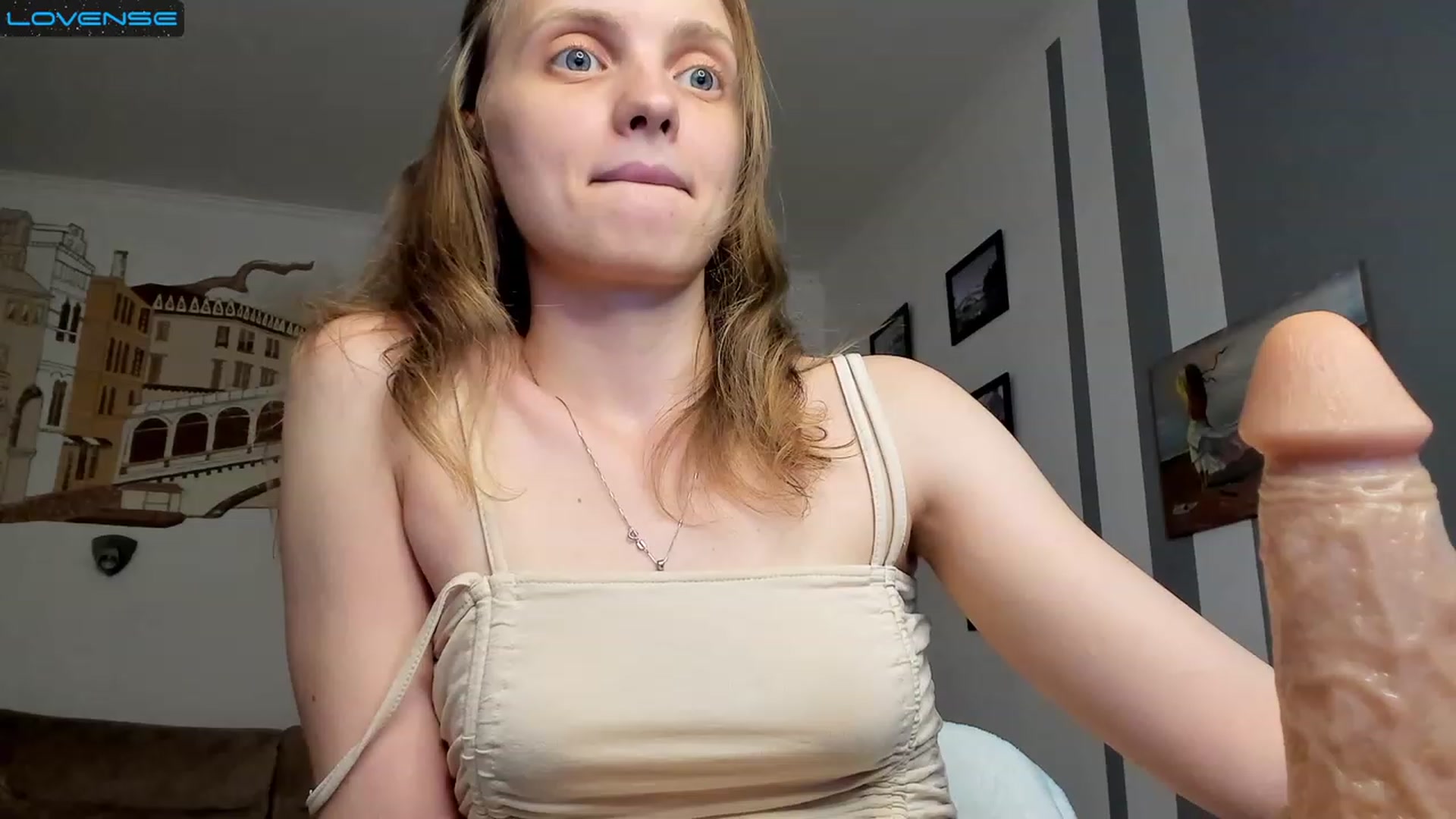 Gallery image thumbnail from OliviaWhites's myfreecams stream on, 07/15/2023, 10:46 image 9 of 20