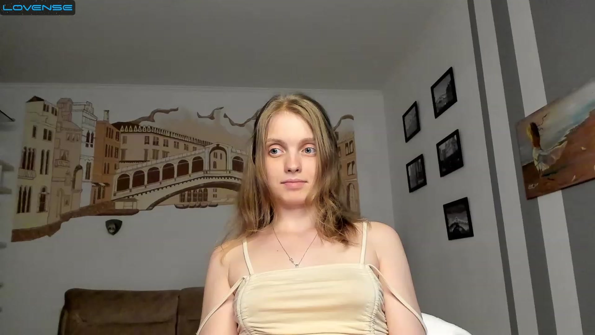 Gallery image thumbnail from OliviaWhites's myfreecams stream on, 07/15/2023, 14:31 image 18 of 20