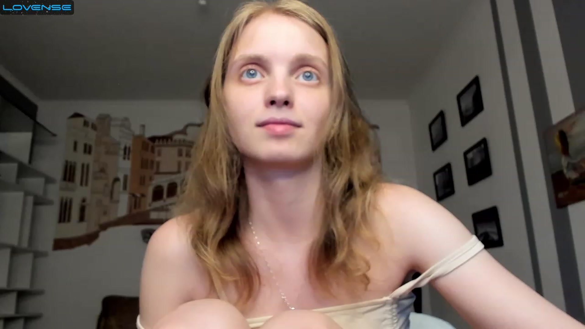 Gallery image thumbnail from OliviaWhites's myfreecams stream on, 07/15/2023, 14:31 image 5 of 20