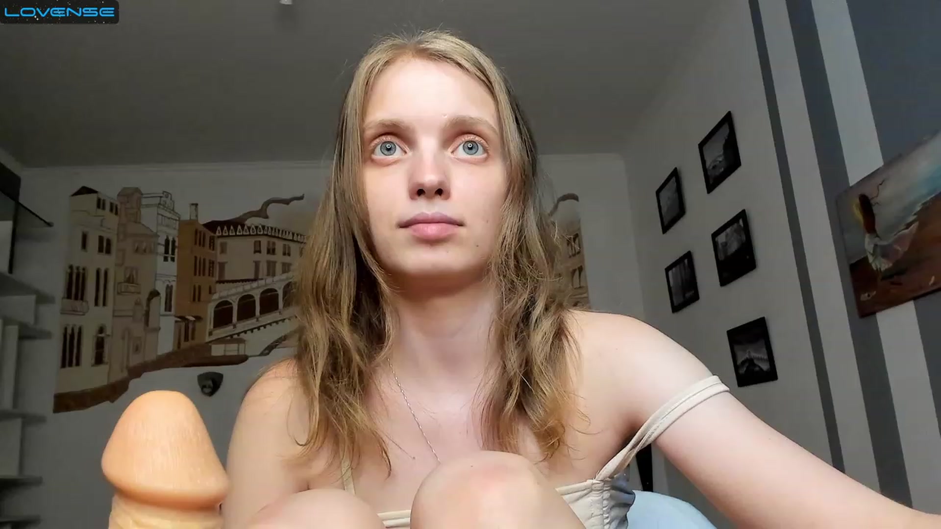 Gallery image thumbnail from OliviaWhites's myfreecams stream on, 07/15/2023, 14:31 image 7 of 20