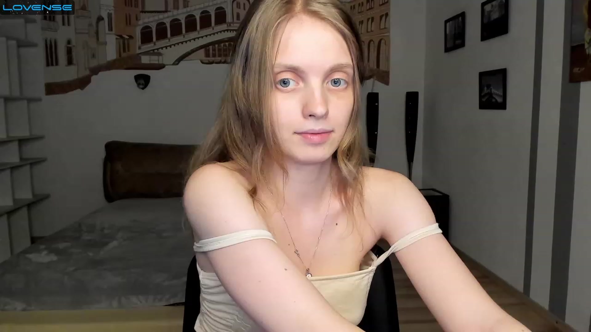Gallery image thumbnail from OliviaWhites's myfreecams stream on, 07/15/2023, 17:03 image 11 of 20