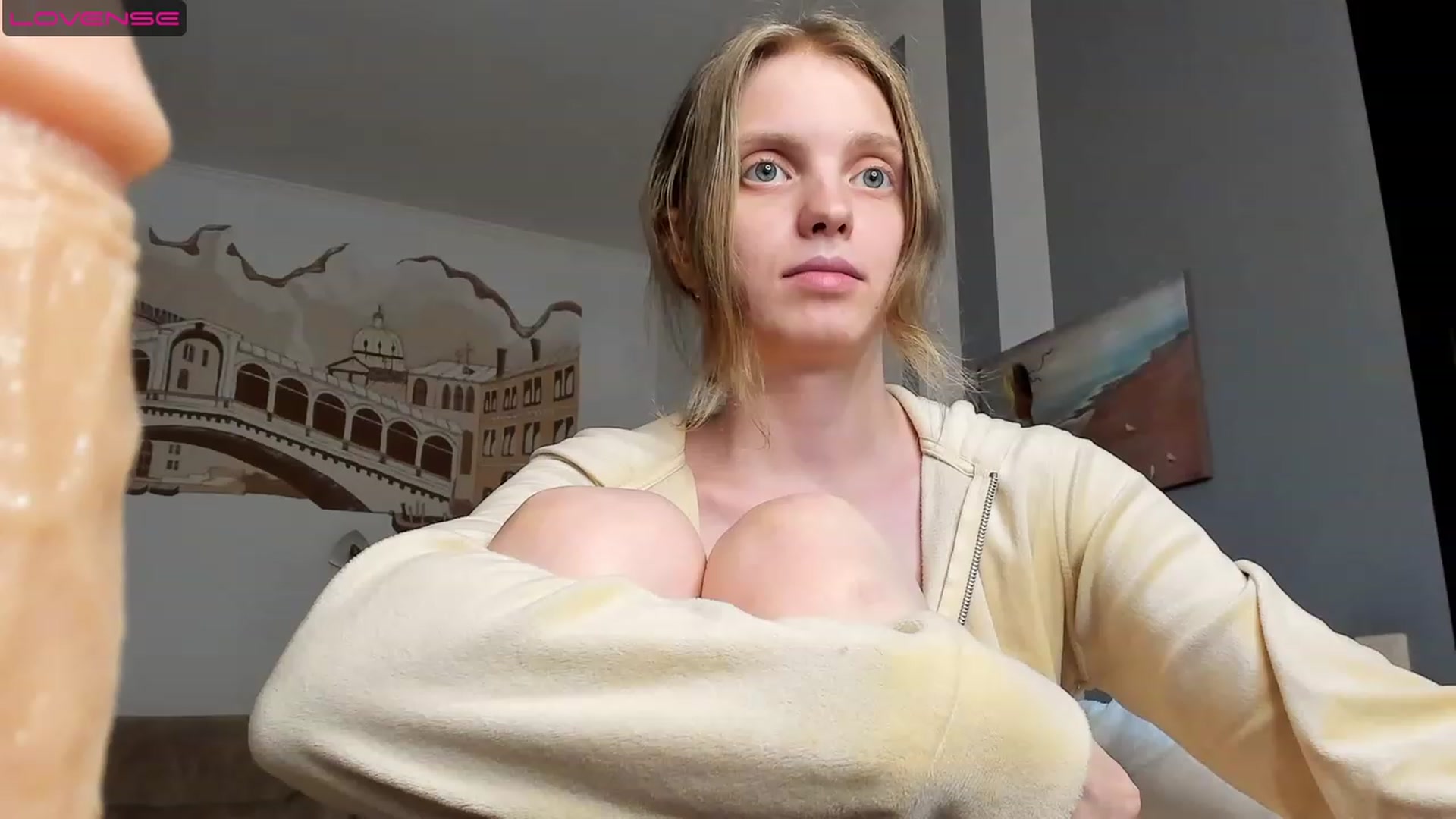 Gallery image thumbnail from OliviaWhites's myfreecams stream on, 07/16/2023, 10:53 image 16 of 20