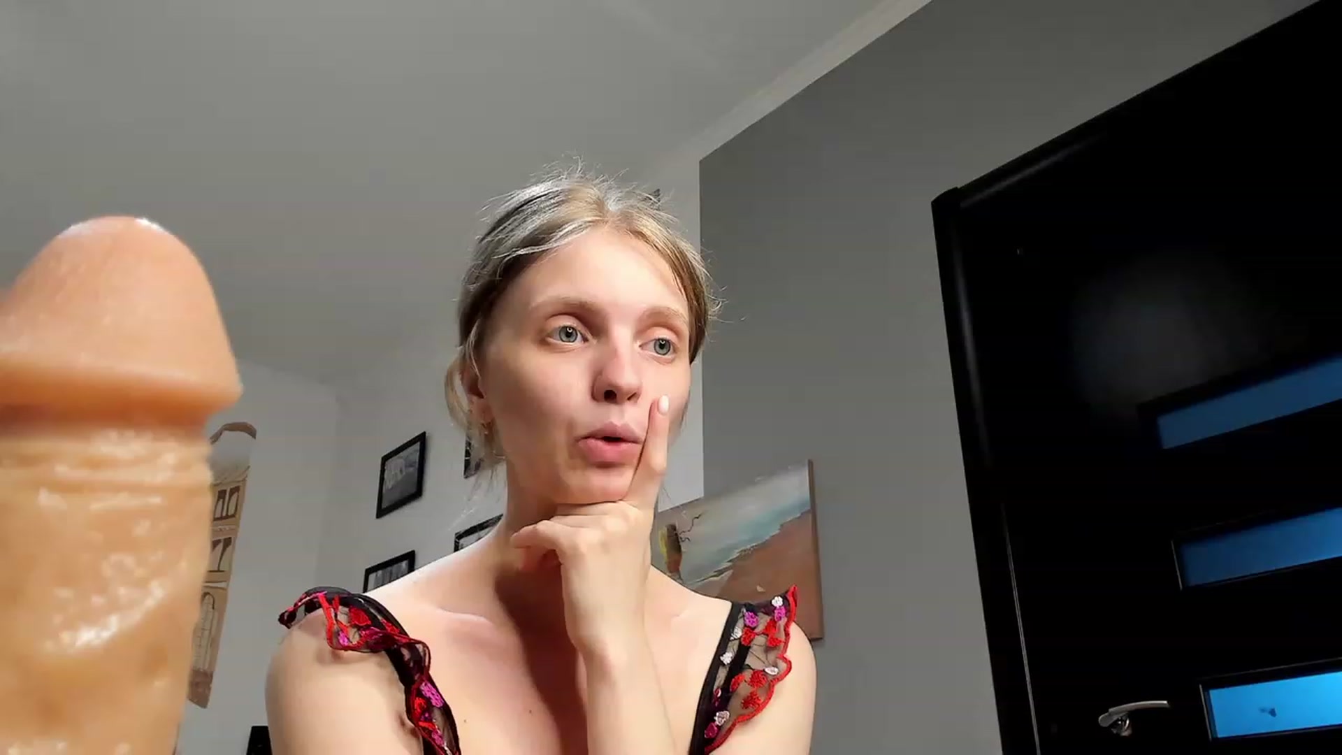 Gallery image thumbnail from OliviaWhites's myfreecams stream on, 07/17/2023, 16:53 image 12 of 20