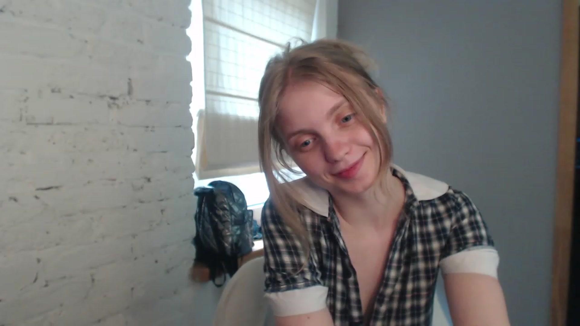 Gallery image thumbnail from OliviaWhites's myfreecams stream on, 07/18/2023, 10:51 image 1 of 20