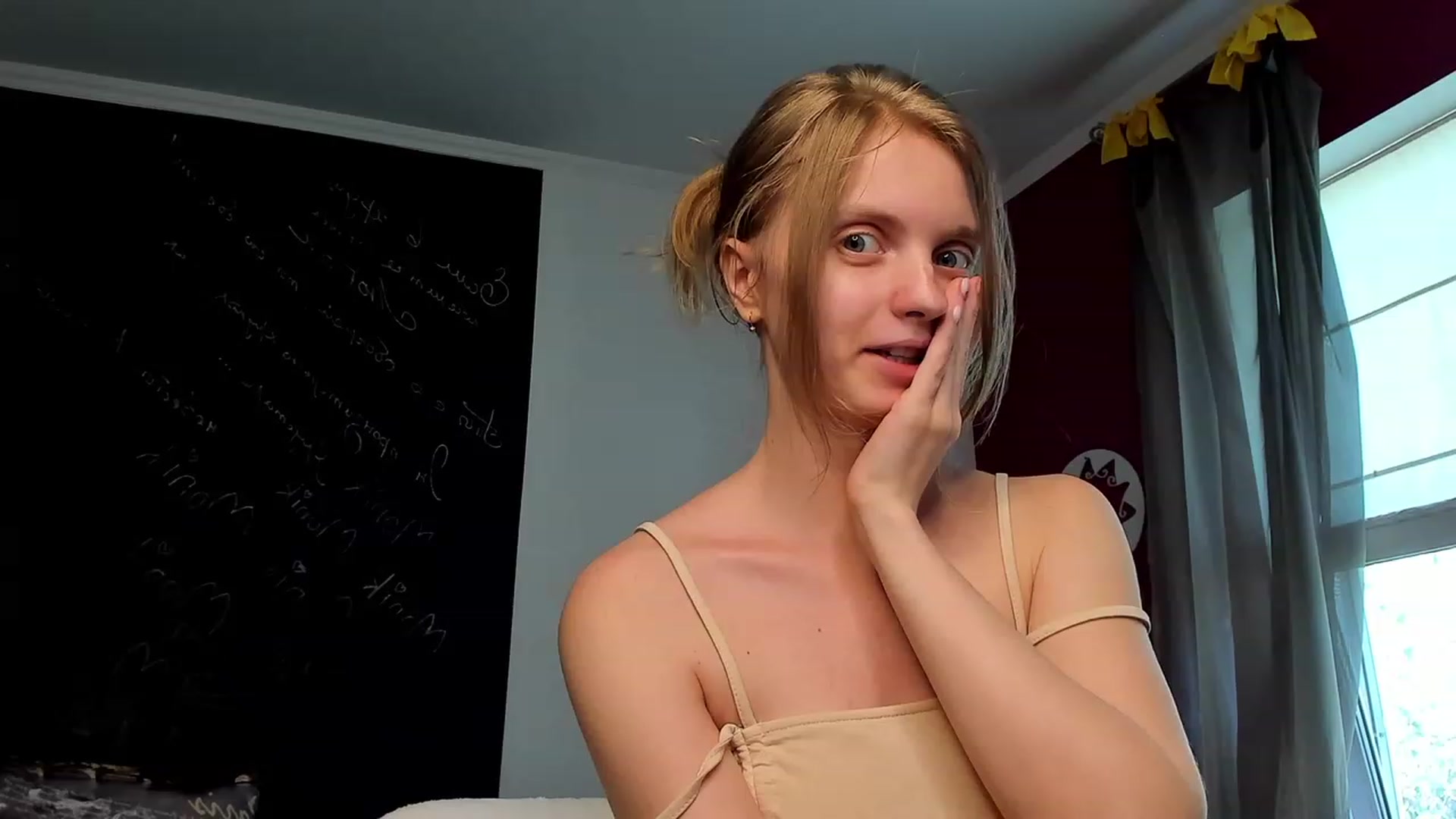 Gallery image thumbnail from OliviaWhites's myfreecams stream on, 07/19/2023, 10:07 image 9 of 20