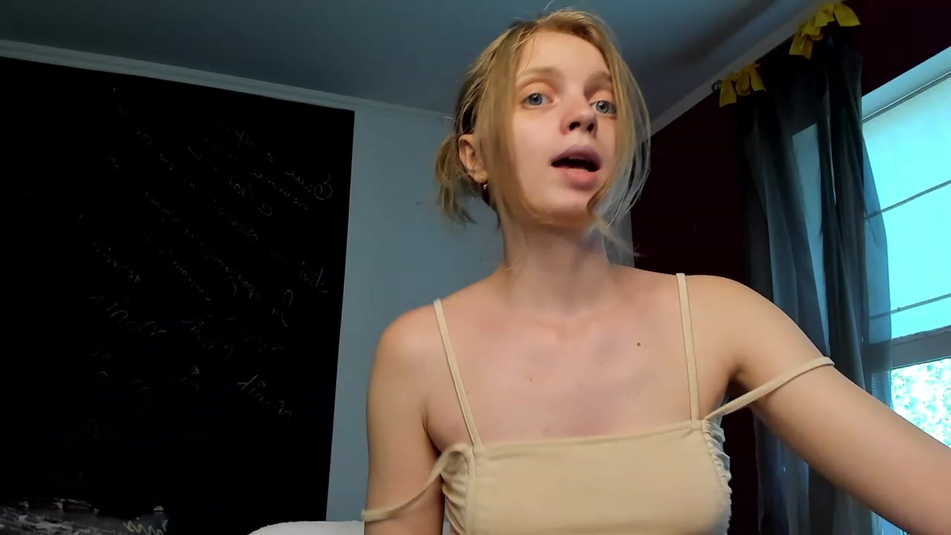 Gallery image thumbnail from OliviaWhites's myfreecams stream on, 07/19/2023, 10:07 image 10 of 20