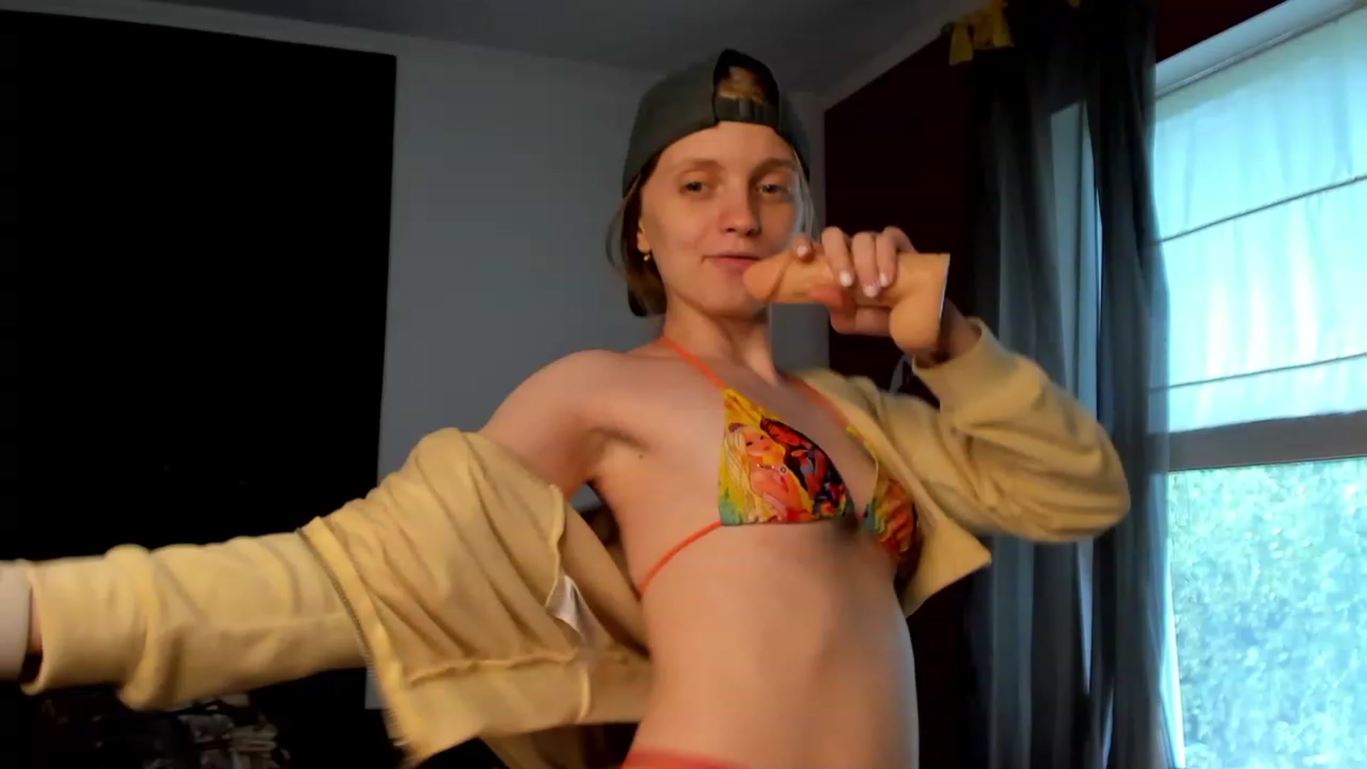 Gallery image thumbnail from OliviaWhites's myfreecams stream on, 07/21/2023, 09:22 image 5 of 20