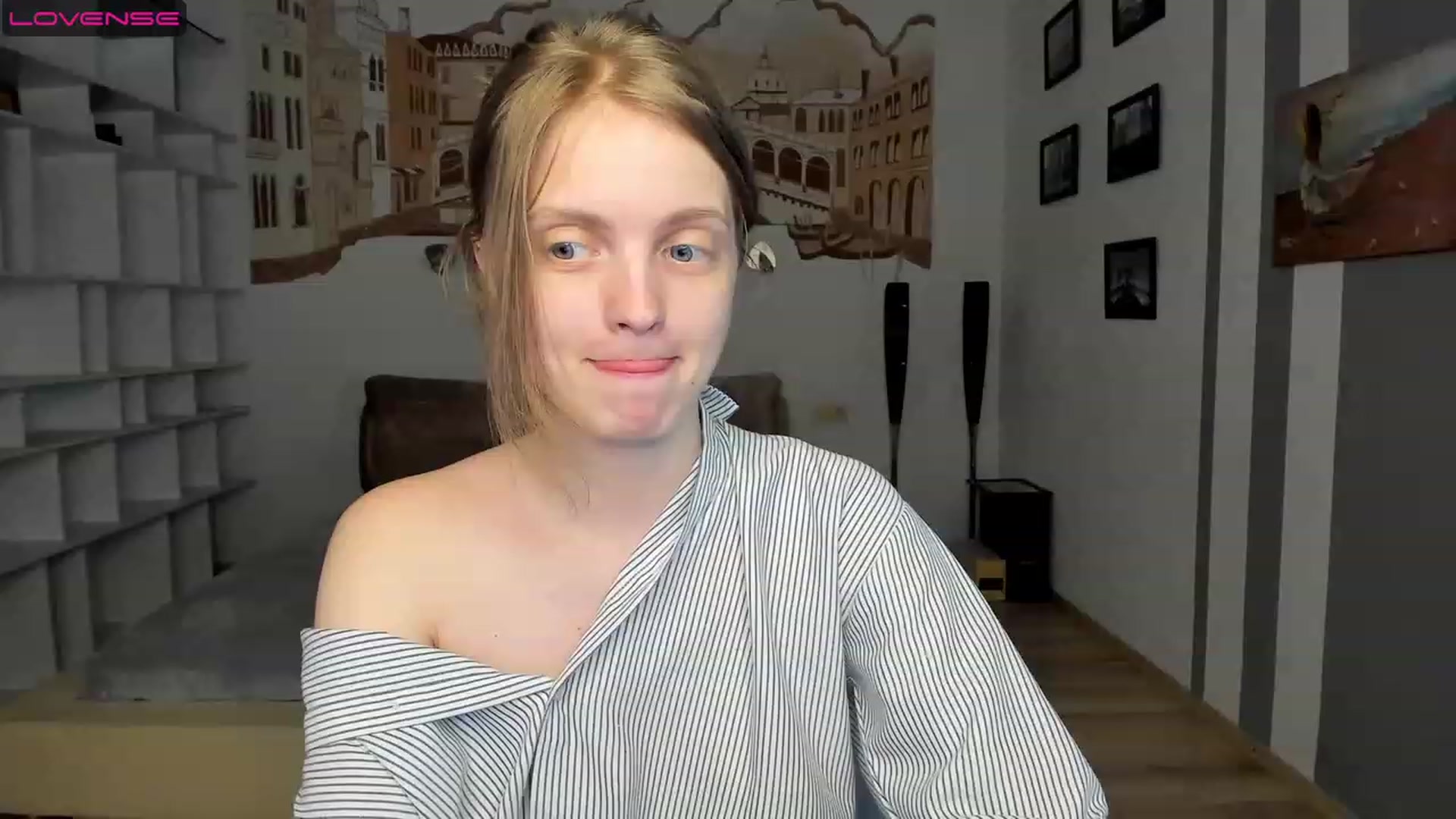 Gallery image thumbnail from OliviaWhites's myfreecams stream on, 07/25/2023, 07:44 image 1 of 20