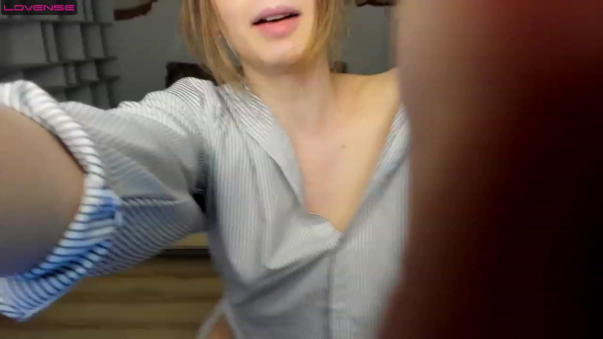 Gallery image thumbnail from OliviaWhites's myfreecams stream on, 07/25/2023, 10:38 image 14 of 20