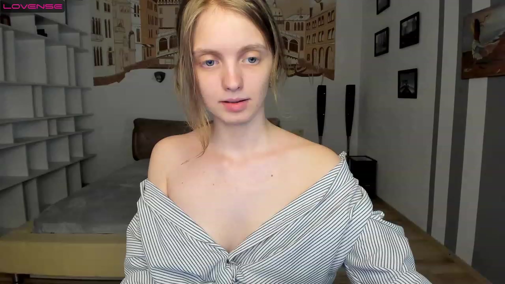 Gallery image thumbnail from OliviaWhites's myfreecams stream on, 07/25/2023, 10:38 image 1 of 20