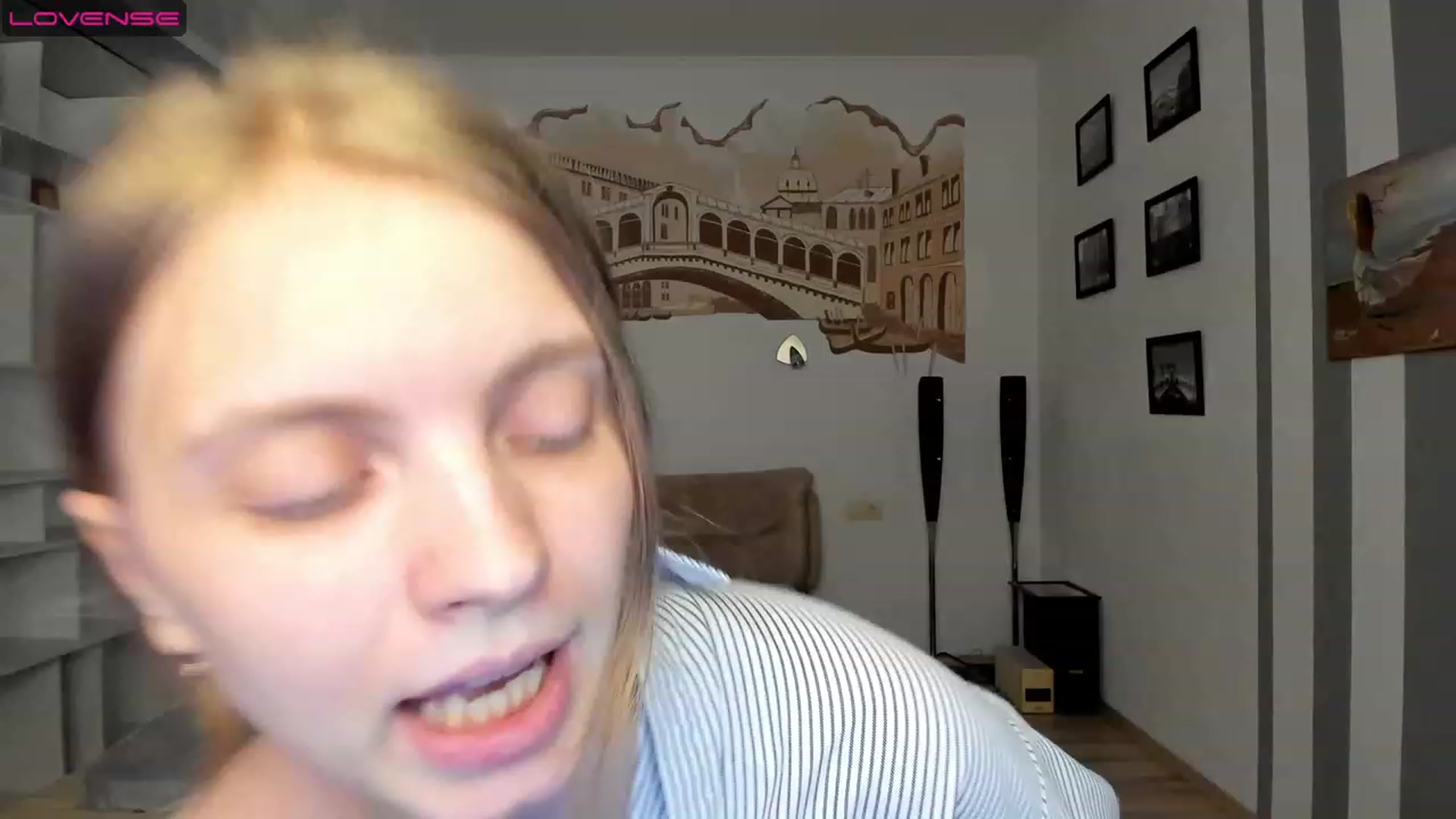 Gallery image thumbnail from OliviaWhites's myfreecams stream on, 07/25/2023, 10:38 image 6 of 20