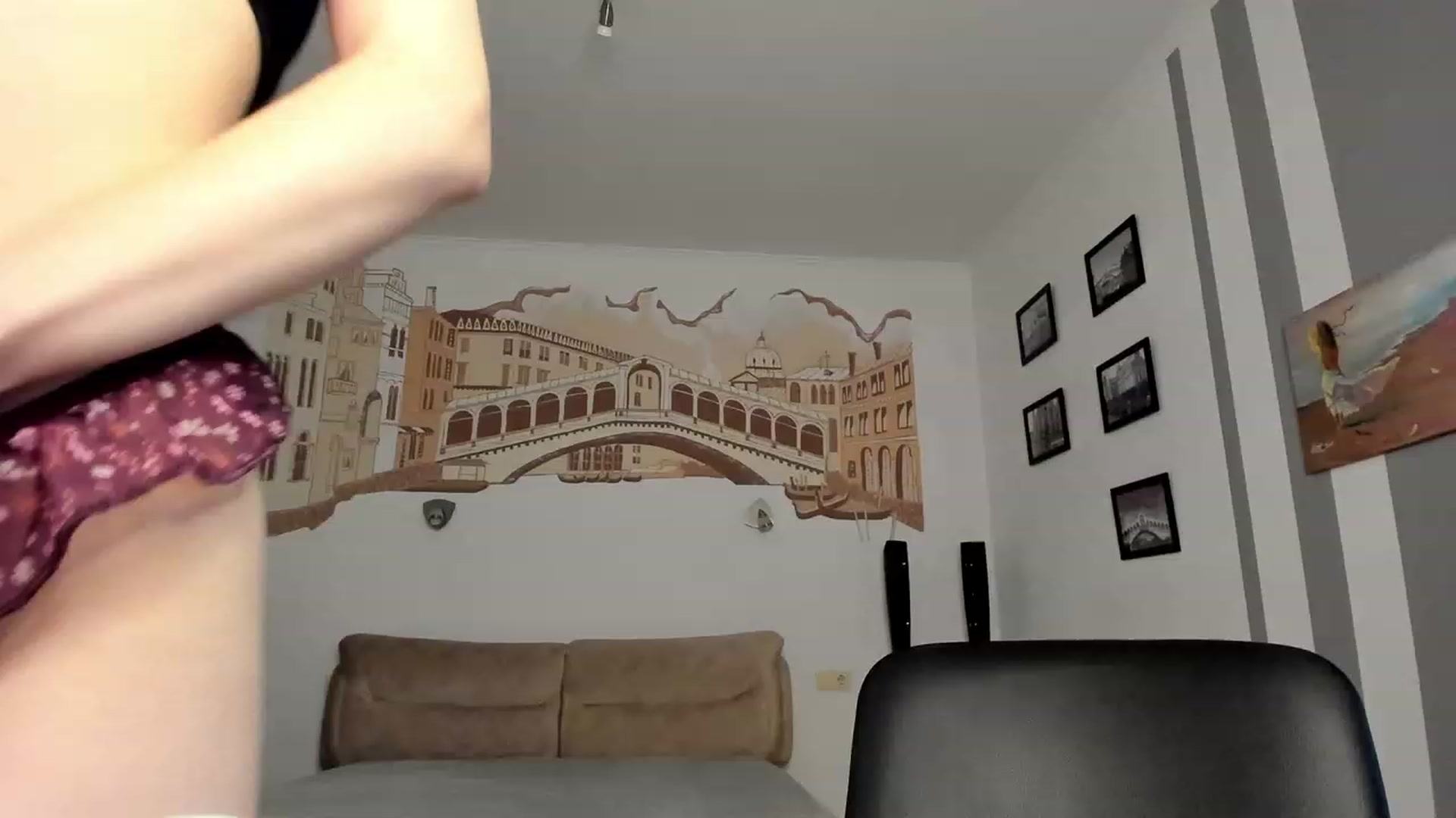 Gallery image thumbnail from OliviaWhites's myfreecams stream on, 07/30/2023, 10:58 image 14 of 20