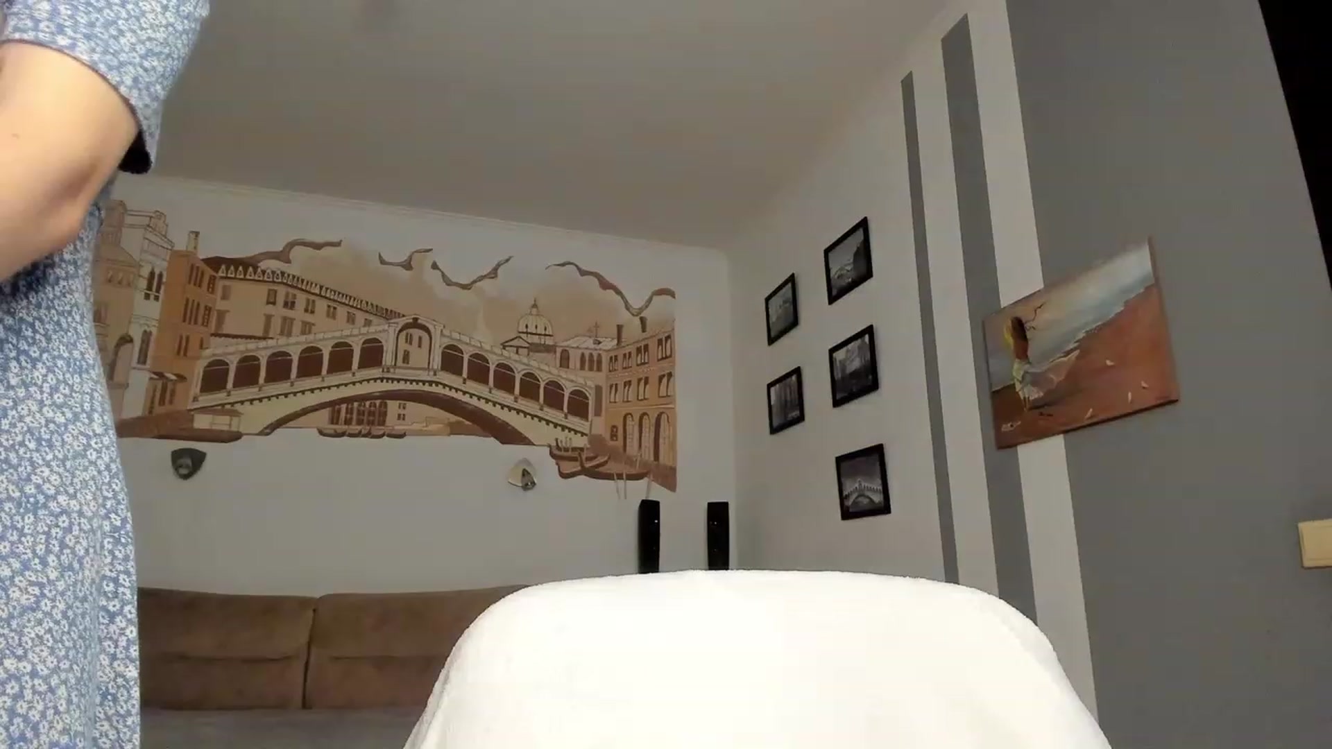 Gallery image thumbnail from OliviaWhites's myfreecams stream on, 07/31/2023, 09:11 image 12 of 20