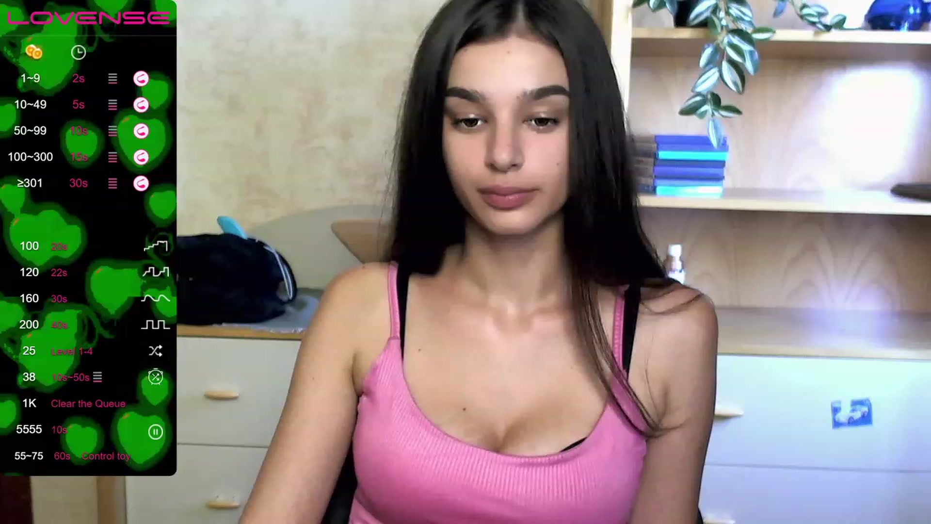 Gallery image thumbnail from OliviaWowww's myfreecams stream on, 08/20/2023, 12:35 image 17 of 20