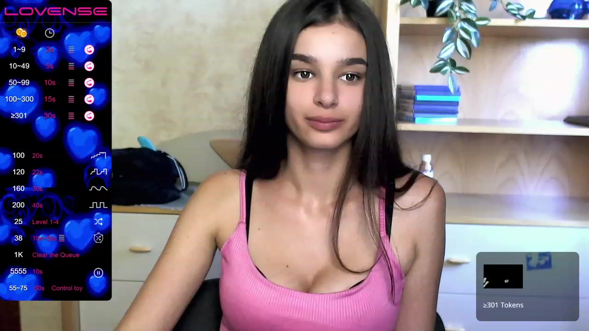 Gallery image thumbnail from OliviaWowww's myfreecams stream on, 08/20/2023, 12:35 image 18 of 20