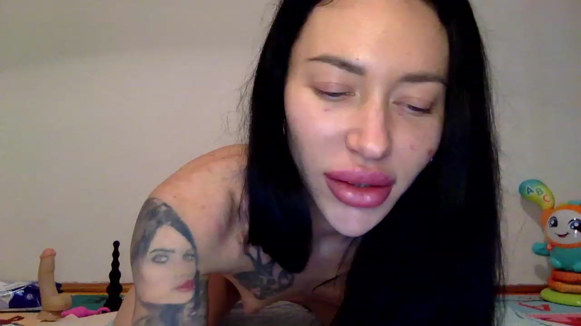 Gallery image thumbnail from Olivia_Star's myfreecams stream on, 06/10/2023, 15:48 image 6 of 20