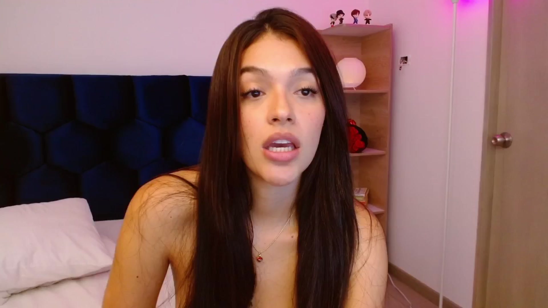 Gallery image thumbnail from Olivia_bran's myfreecams stream on, 09/15/2025, 16:28 image 8 of 20