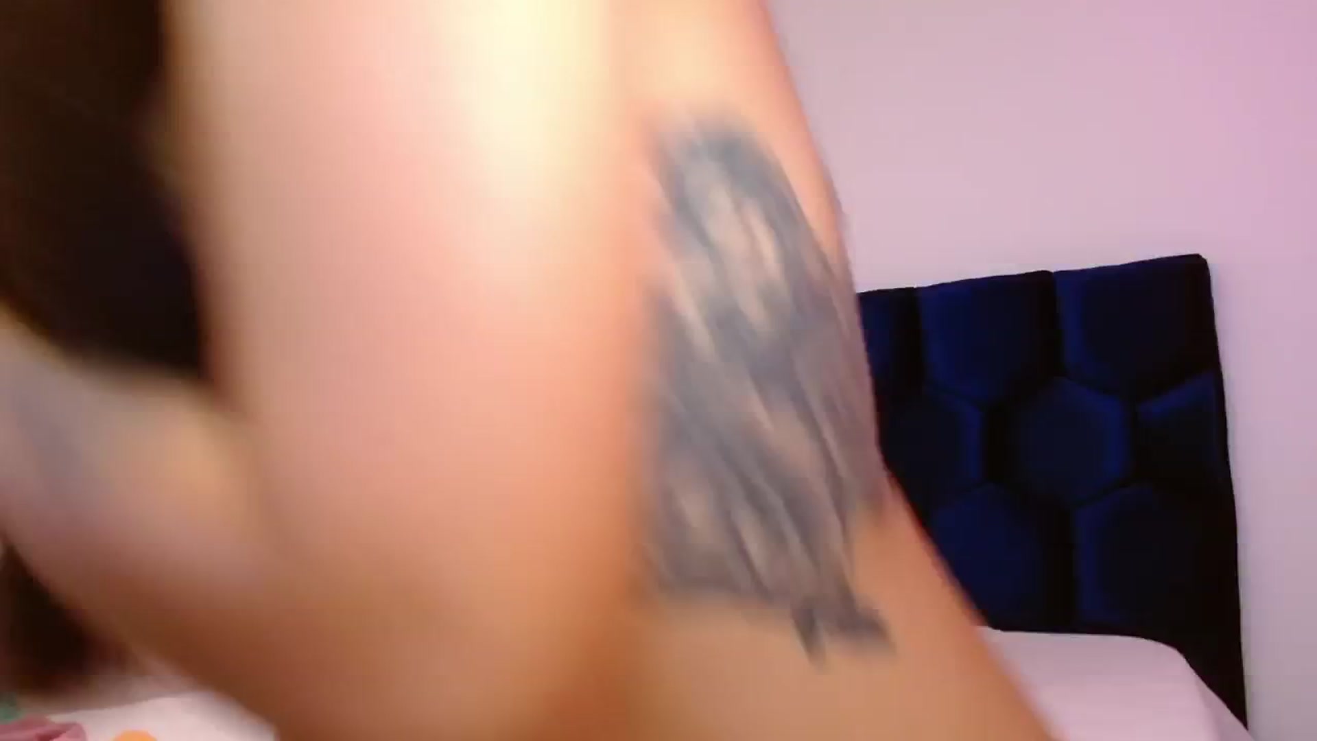 Gallery image thumbnail from Olivia_bran's myfreecams stream on, 09/15/2025, 16:28 image 4 of 20