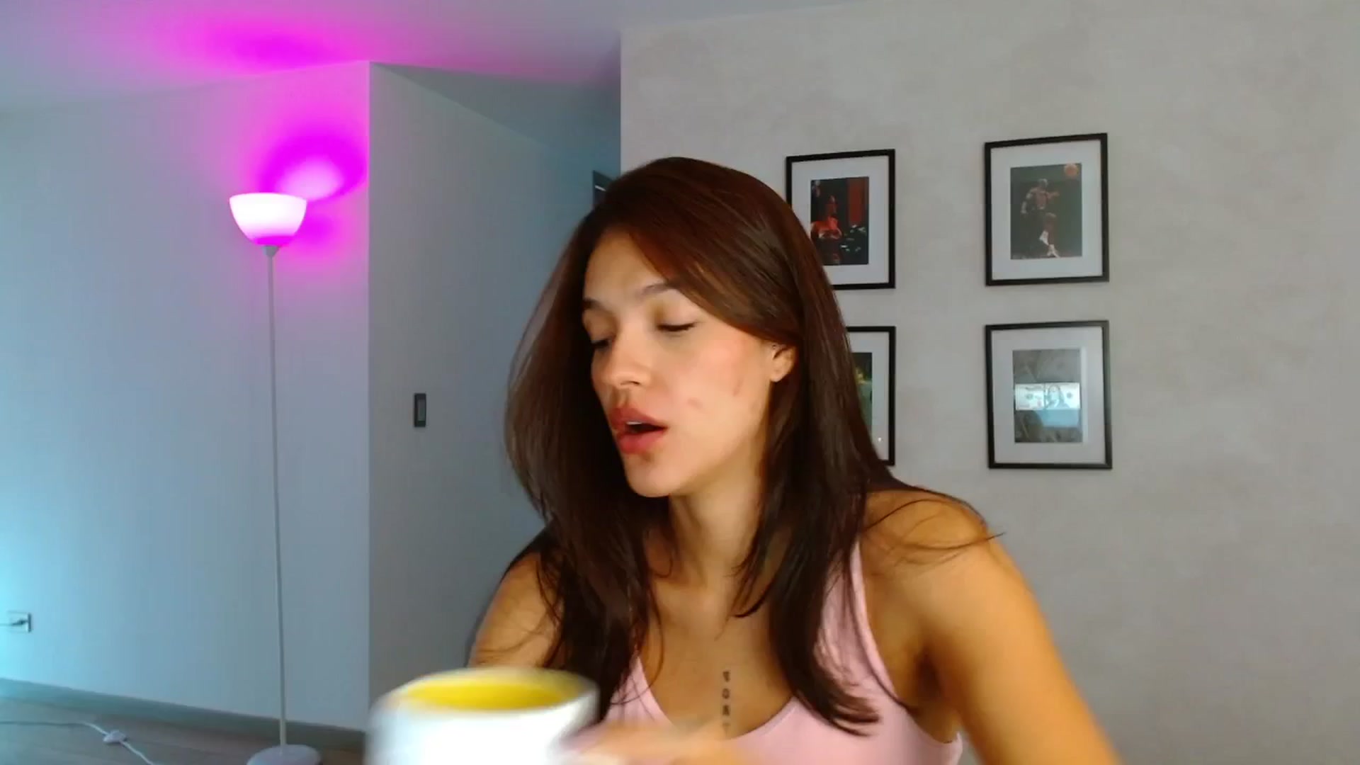 Gallery image thumbnail from Olivia_bran's myfreecams stream on, 09/21/2025, 12:15 image 13 of 20