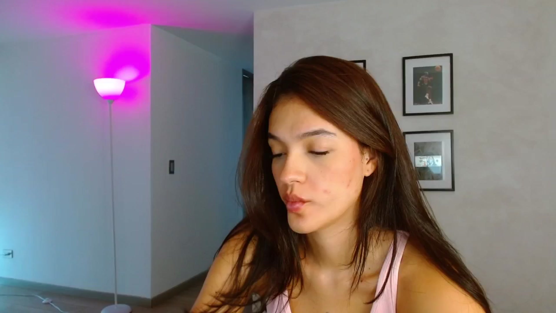 Gallery image thumbnail from Olivia_bran's myfreecams stream on, 09/21/2025, 12:15 image 12 of 20