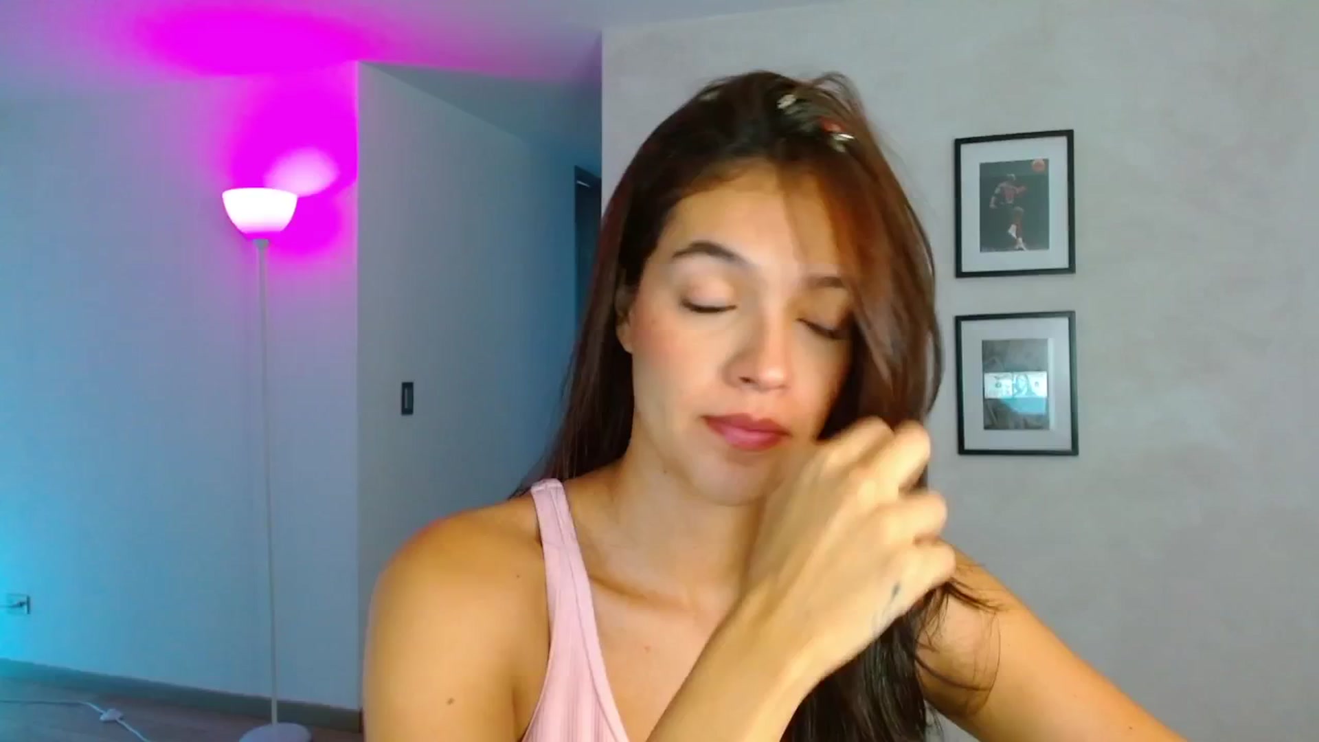 Gallery image thumbnail from Olivia_bran's myfreecams stream on, 09/21/2025, 12:15 image 1 of 20