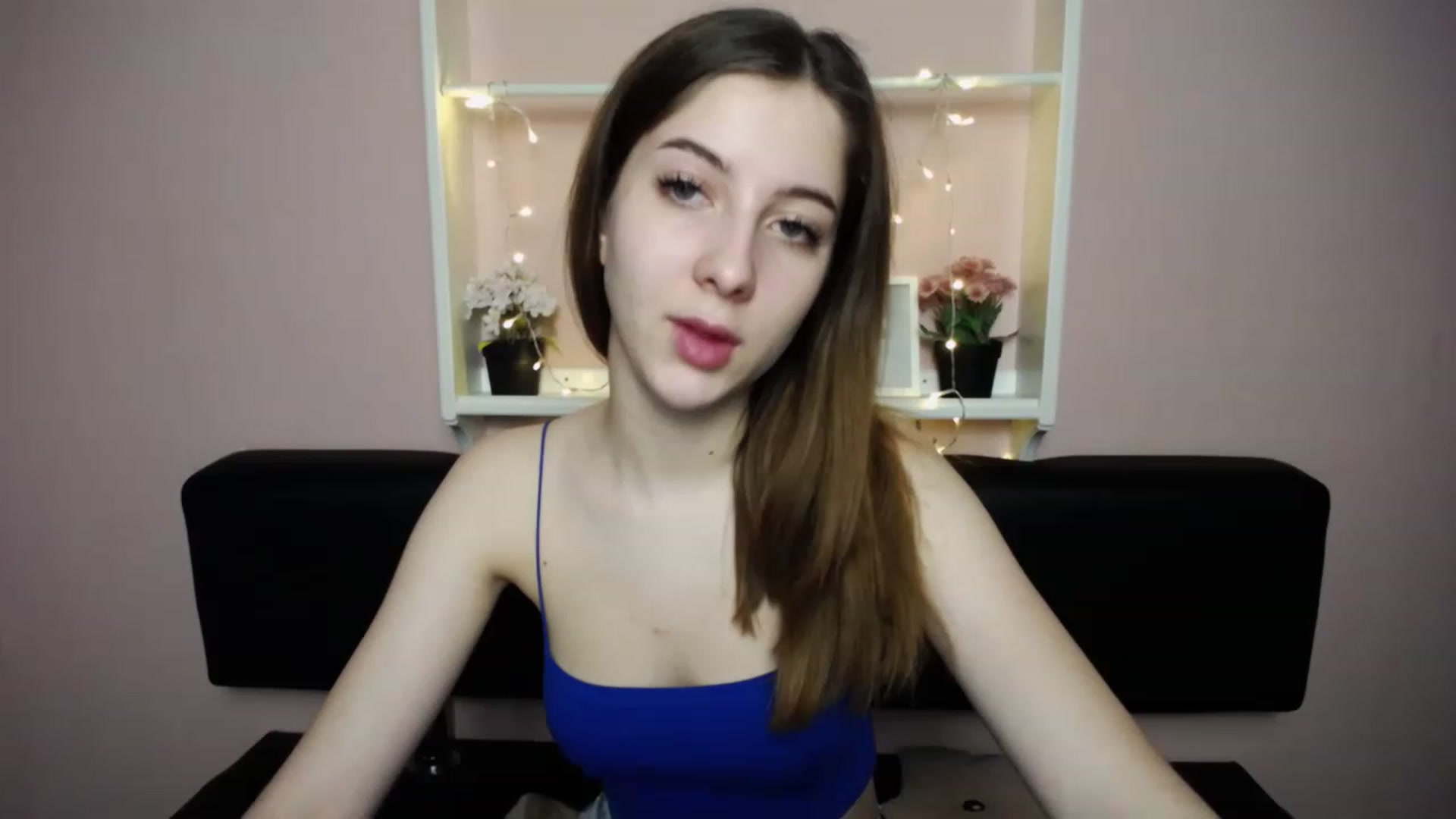 Gallery image thumbnail from Olivia_look's myfreecams stream on, 04/15/2023, 14:54 image 1 of 20