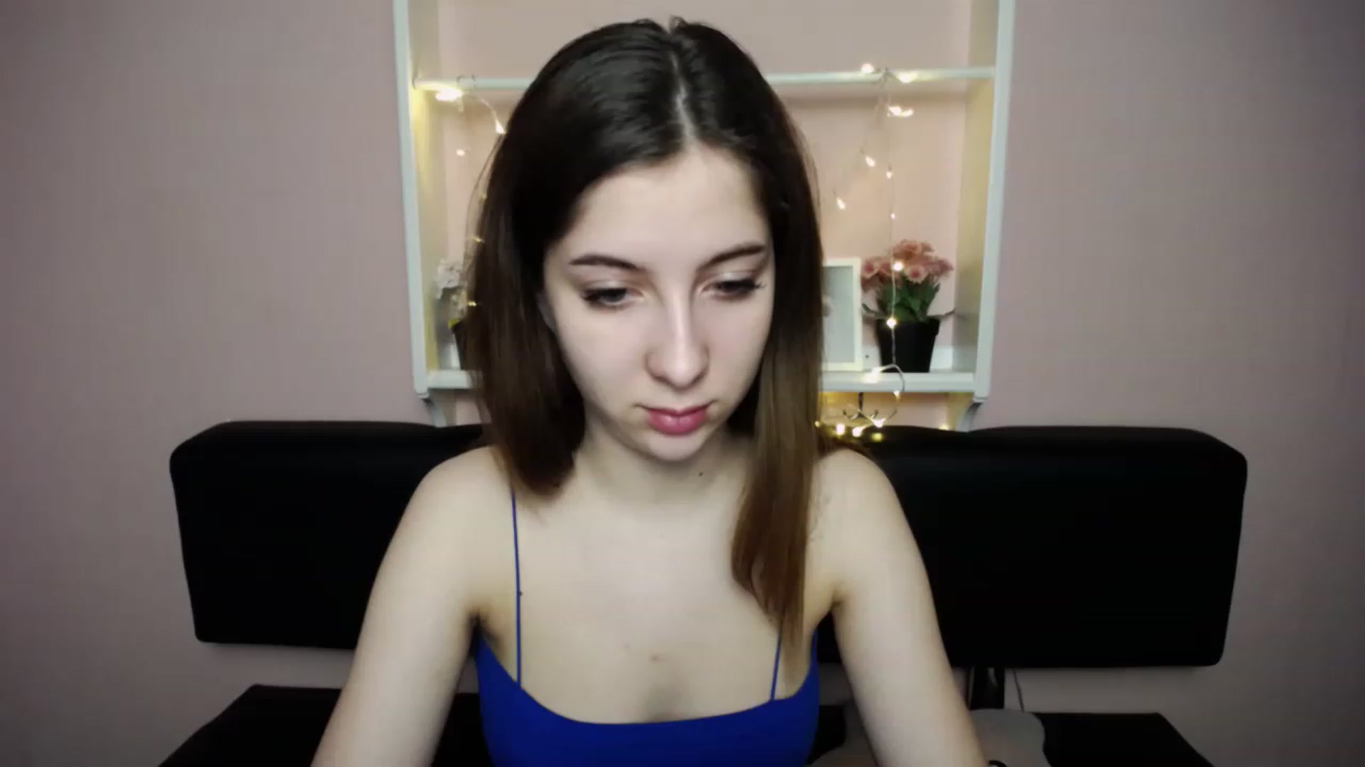 Gallery image thumbnail from Olivia_look's myfreecams stream on, 04/15/2023, 14:54 image 4 of 20